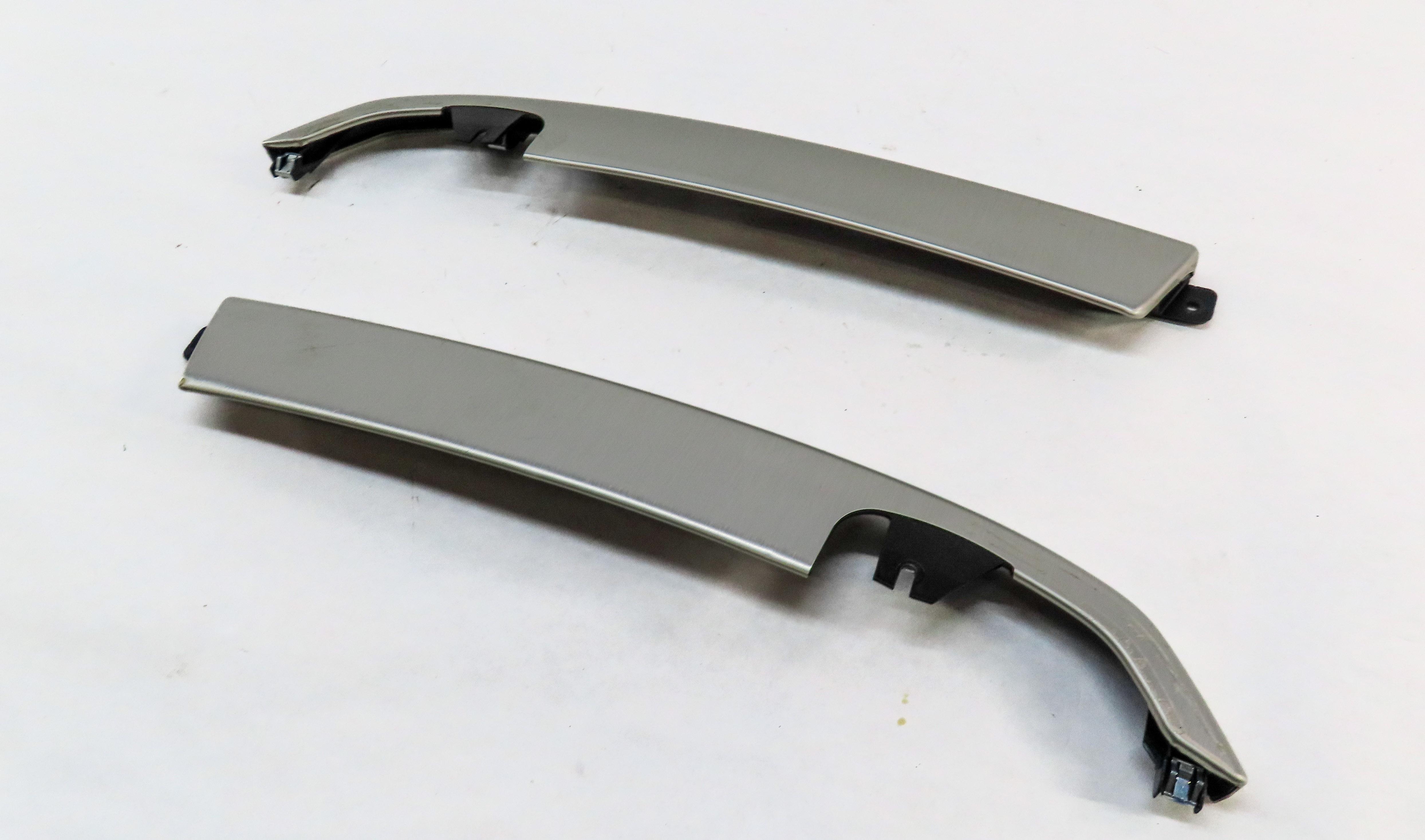 2015 DISCOVERY SPORT L550 LEFT RIGHT VERTICLE CONSOLE TRIM SET BRUSHED ALUMINUM — exact item pictured
