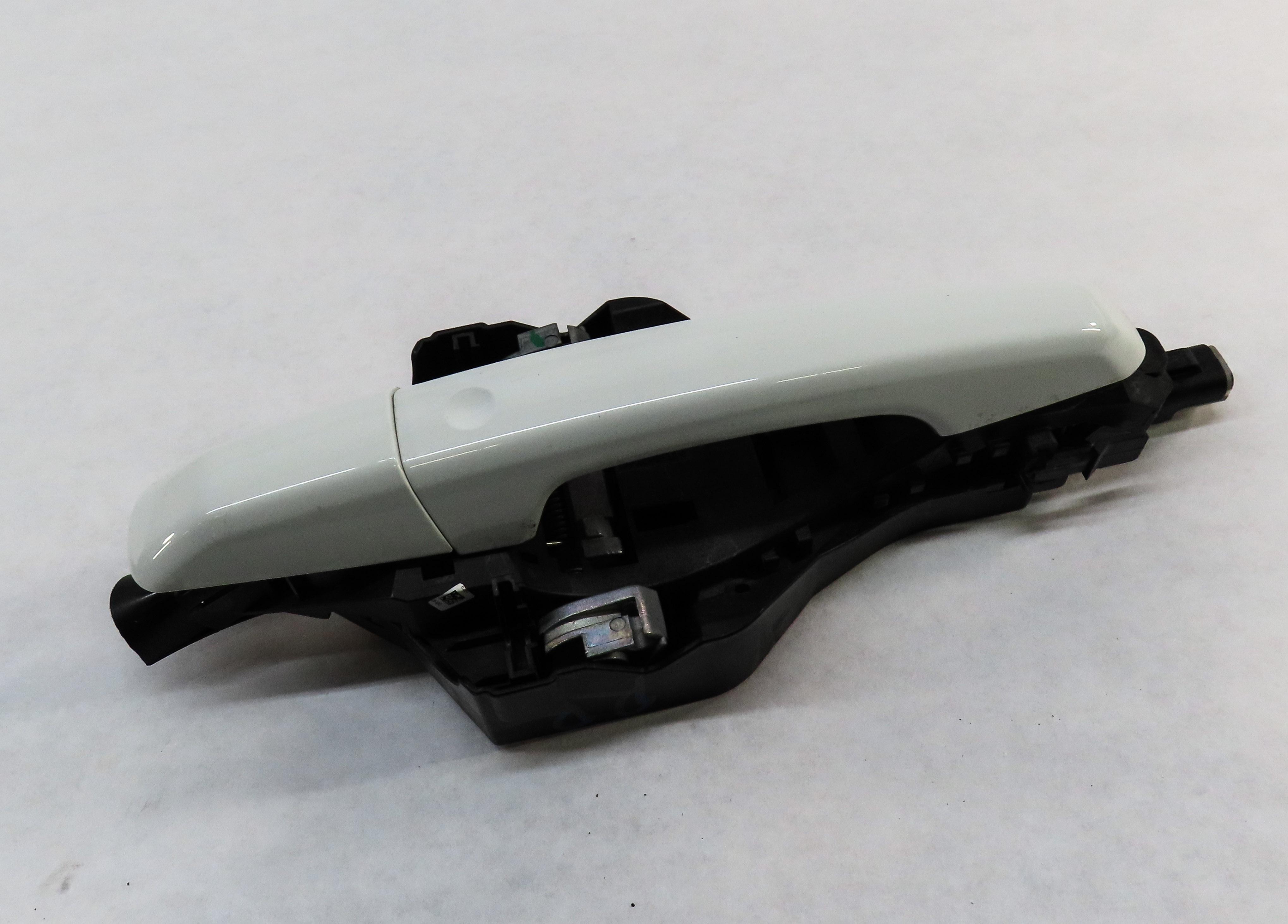 15-19 LAND ROVER DISCOVERY SPORT (L550) RIGHT REAR PASSIVE DOOR HANDLE (WHITE) — exact item pictured