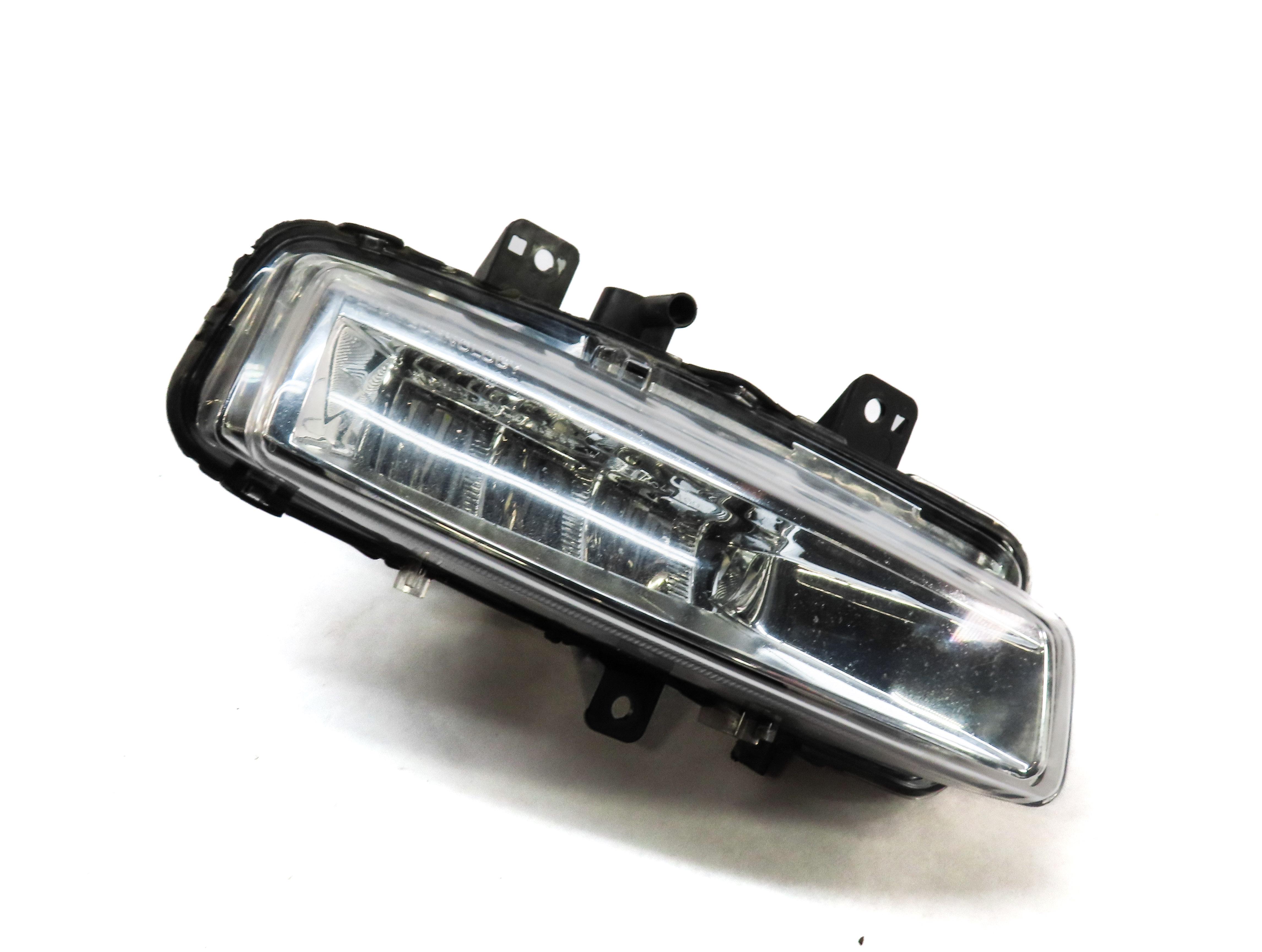 2015-2019 LAND ROVER DISCOVERY SPORT (L550) RIGHT FOGLIGHT FOG LIGHT LAMP — exact item pictured