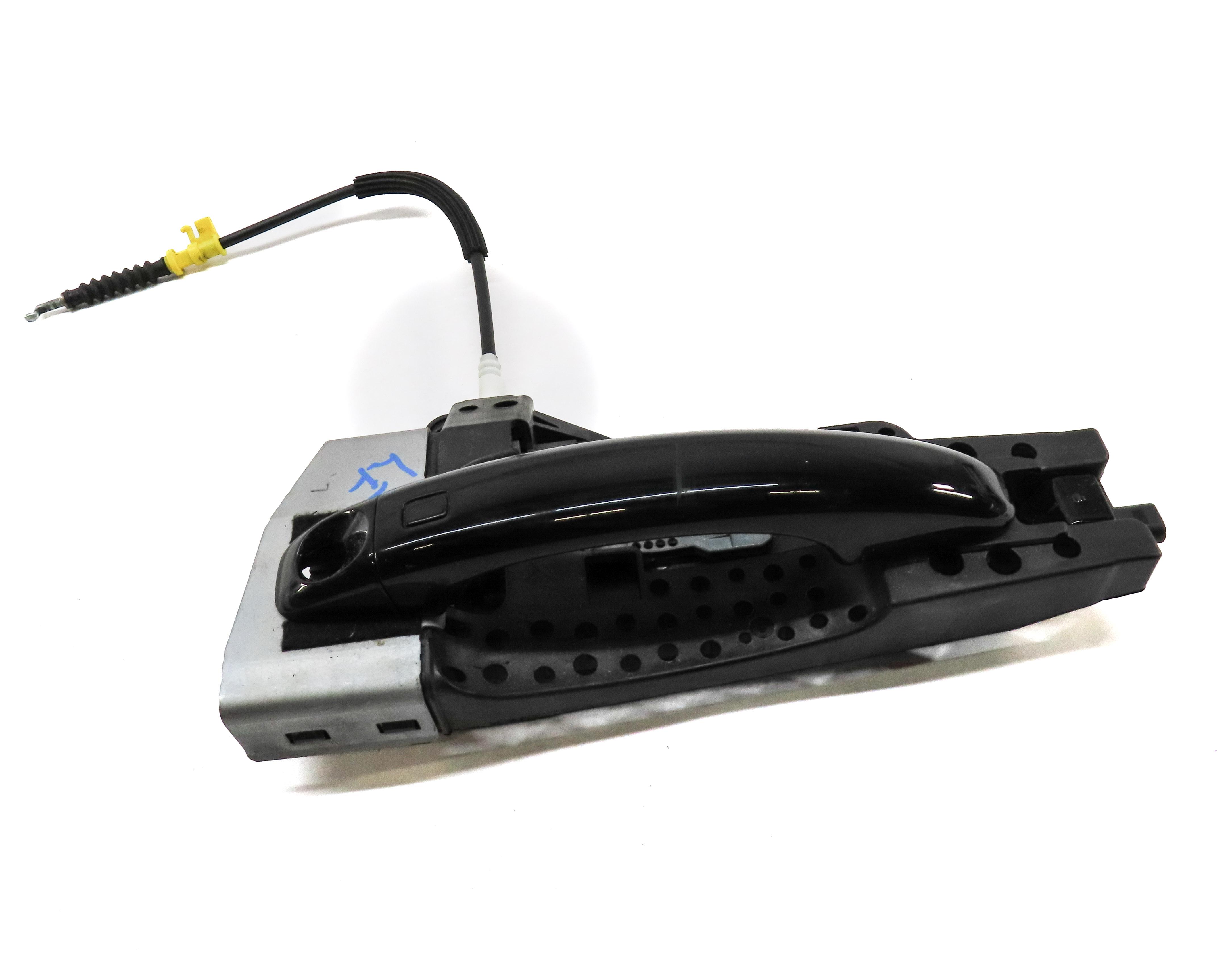 2015-2018 AUDI Q3 (8U) FRONT LEFT DRIVER DOOR HANDLE (BRILLIANT BLACK A2) — exact item pictured