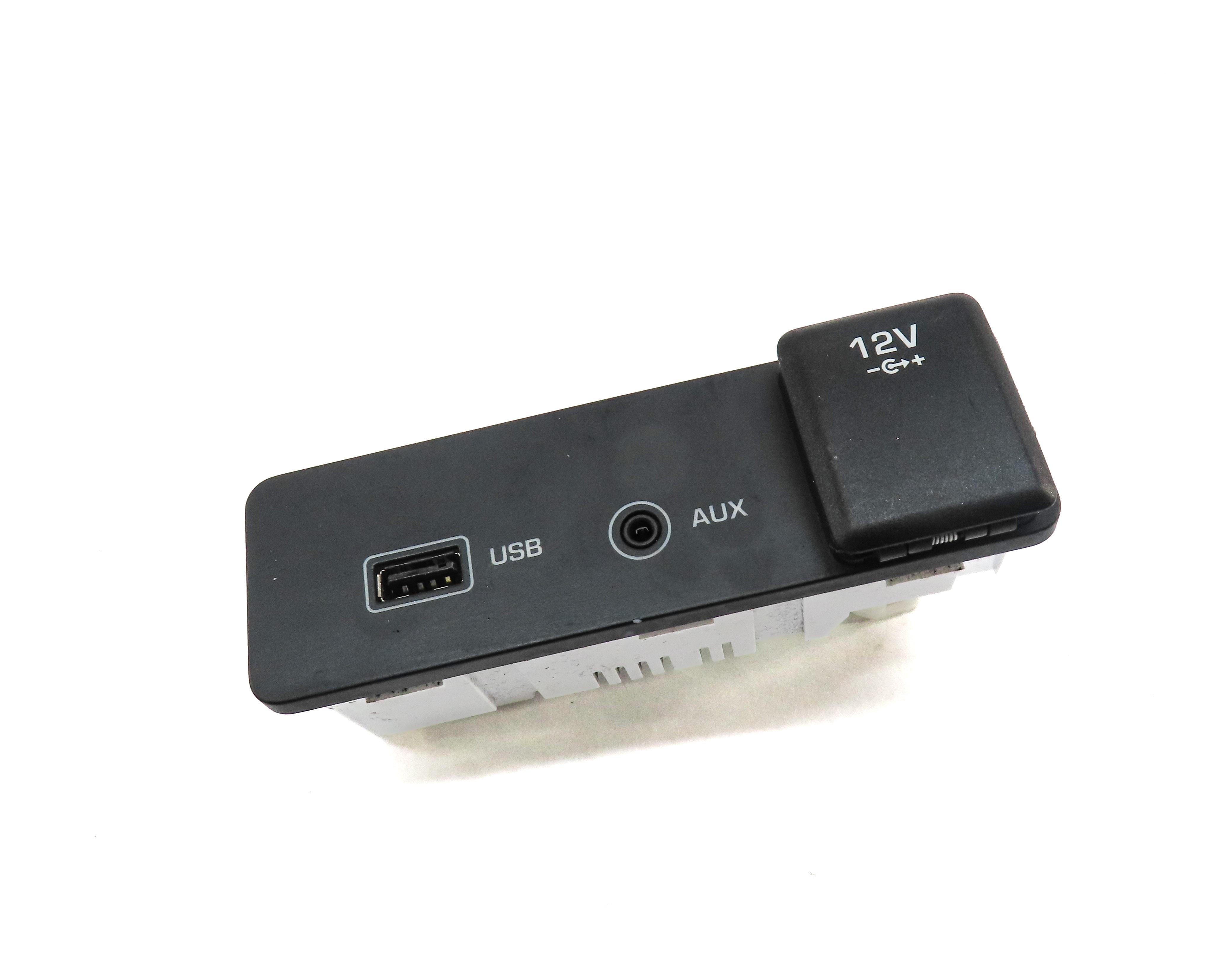 17 LAND ROVER DISCOVERY SPORT (L550) CENTER CONSOLE AUX USB AUXILIARY JACK INPUT — exact item pictured