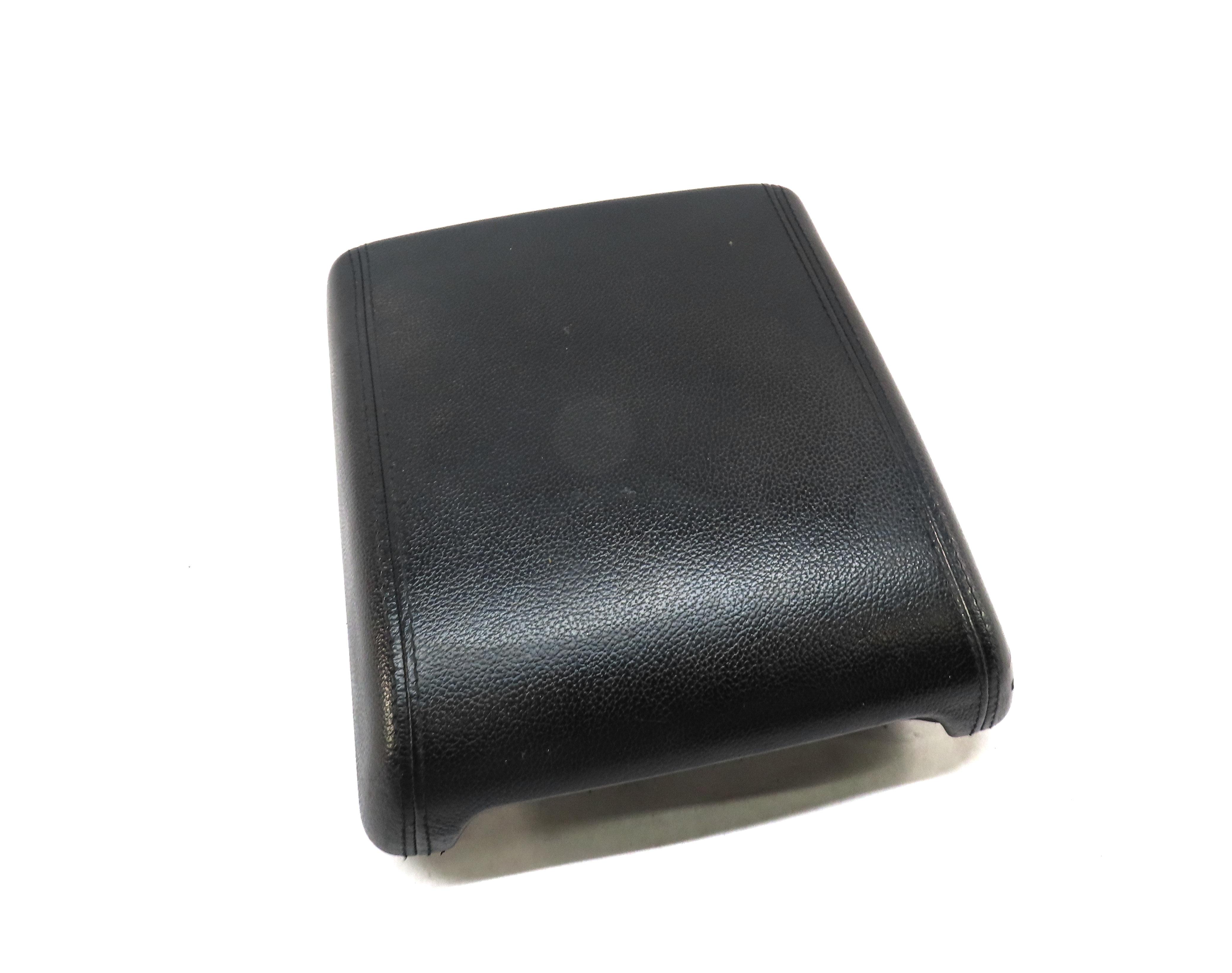 15-19 DISCOVERY SPORT (L550) FRONT CENTER CONSOLE ARMREST LID (EBONY BLACK TWH) — exact item pictured