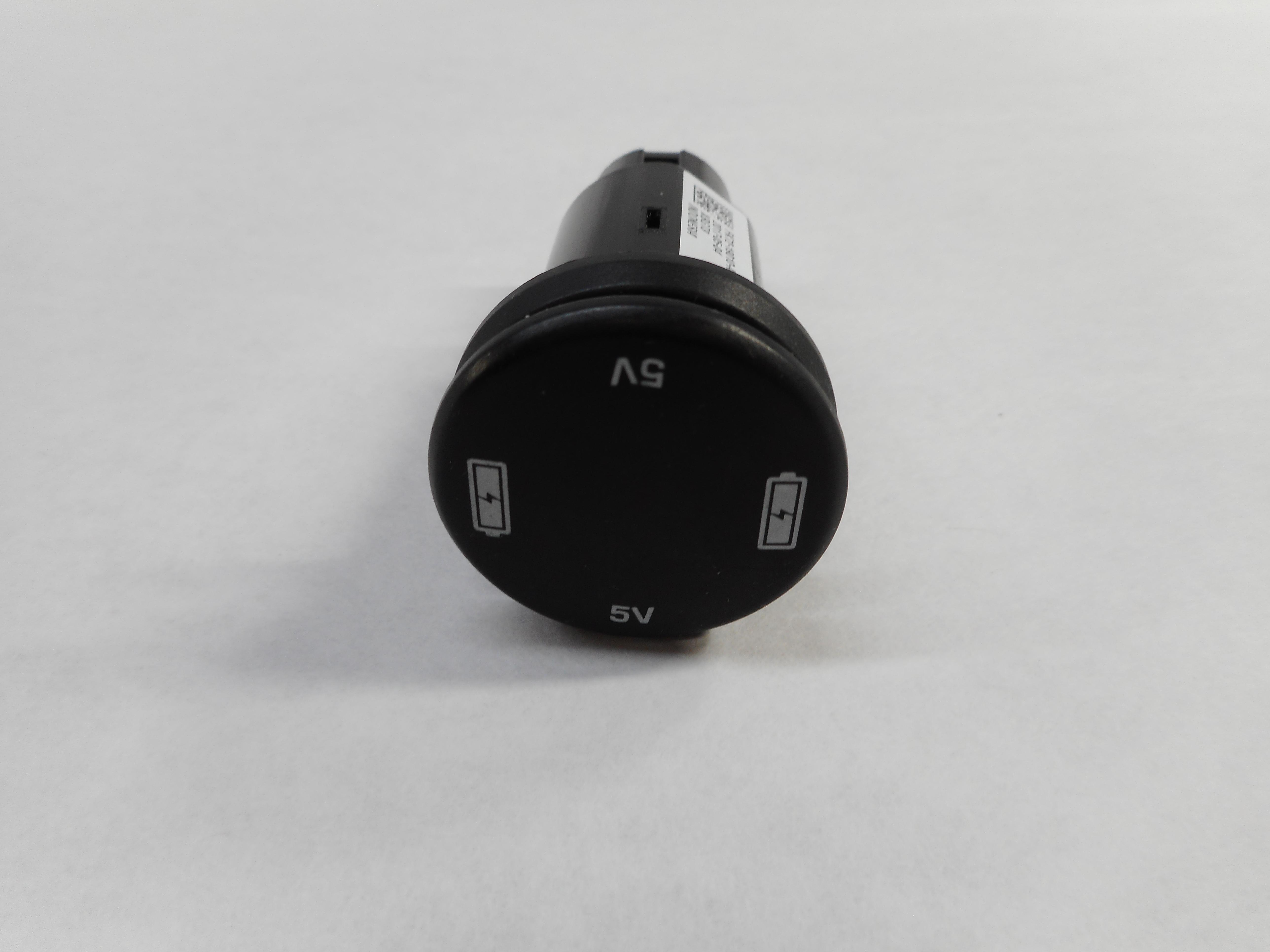 2017 LAND ROVER DISCOVERY SPORT (L550) 5V USB CHARGING PLUG SOCKET — exact item pictured