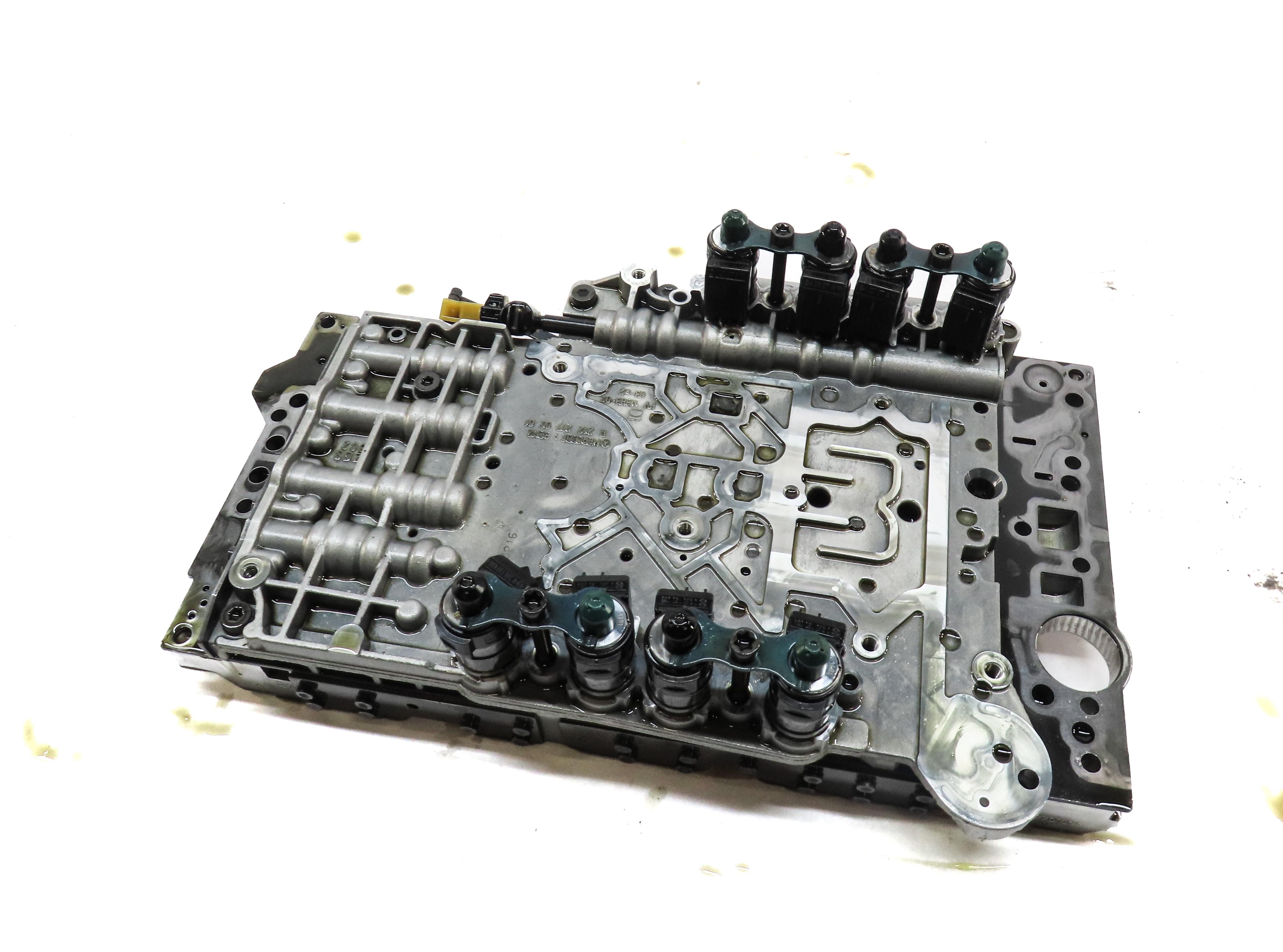 12-15 MERCEDES C250 C350 SLK250 SLK350 (R172 W204) TRANSMISSION VALVE BODY BLOCK — exact item pictured