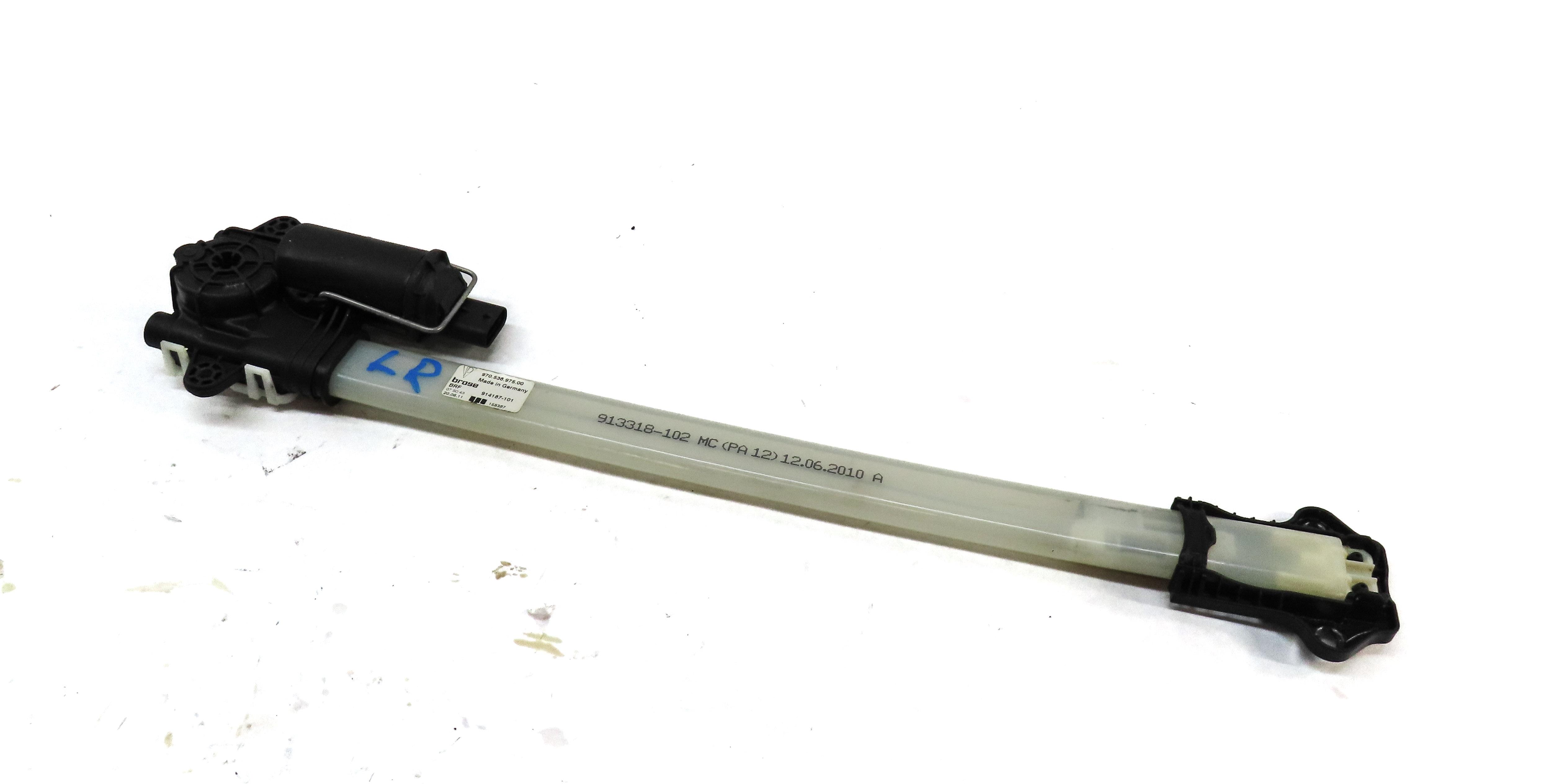 2012 PORSCHE PANAMERA (970 G1) REAR LEFT DOOR WINDOW SUN SHADE SCREEN MOTOR — exact item pictured