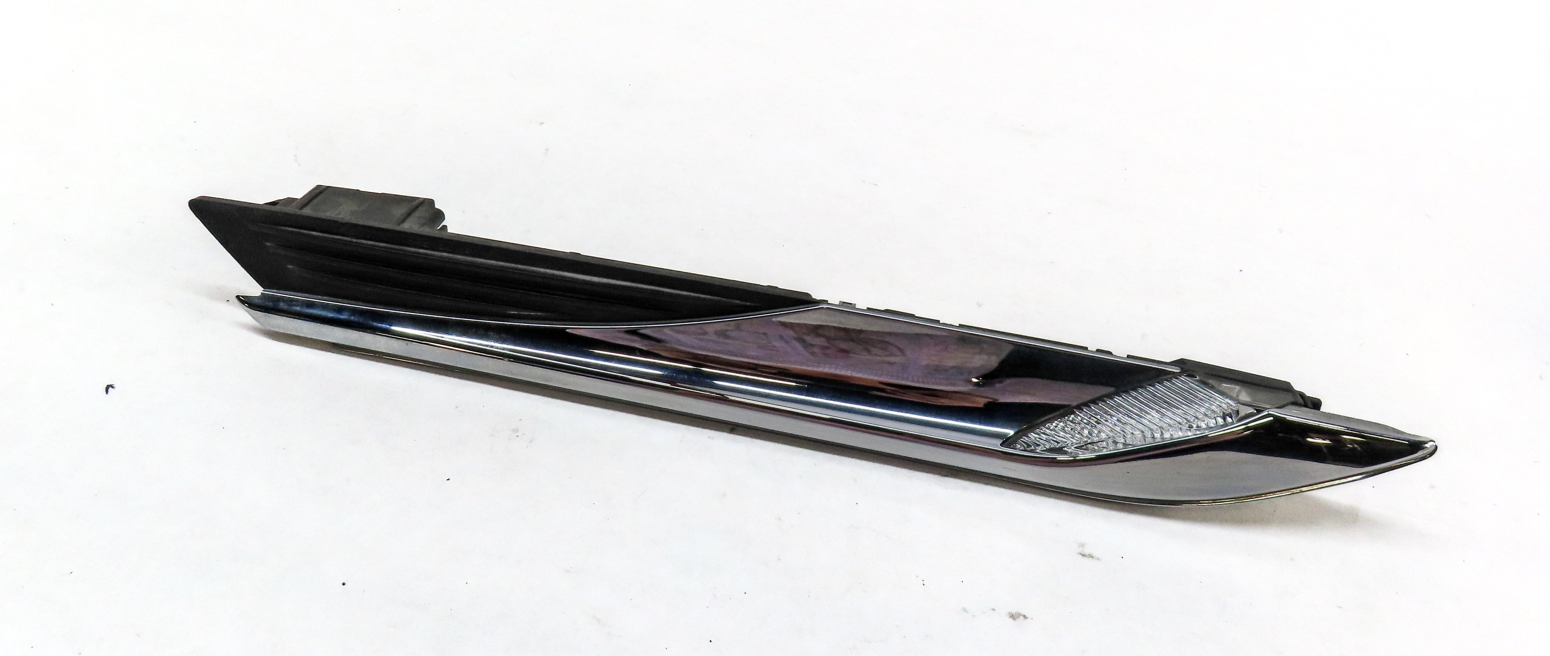 2012-2015 BMW 640i 650i (F06 F12 F13) LEFT DRIVER FENDER SIGNAL MARKER LIGHT — exact item pictured