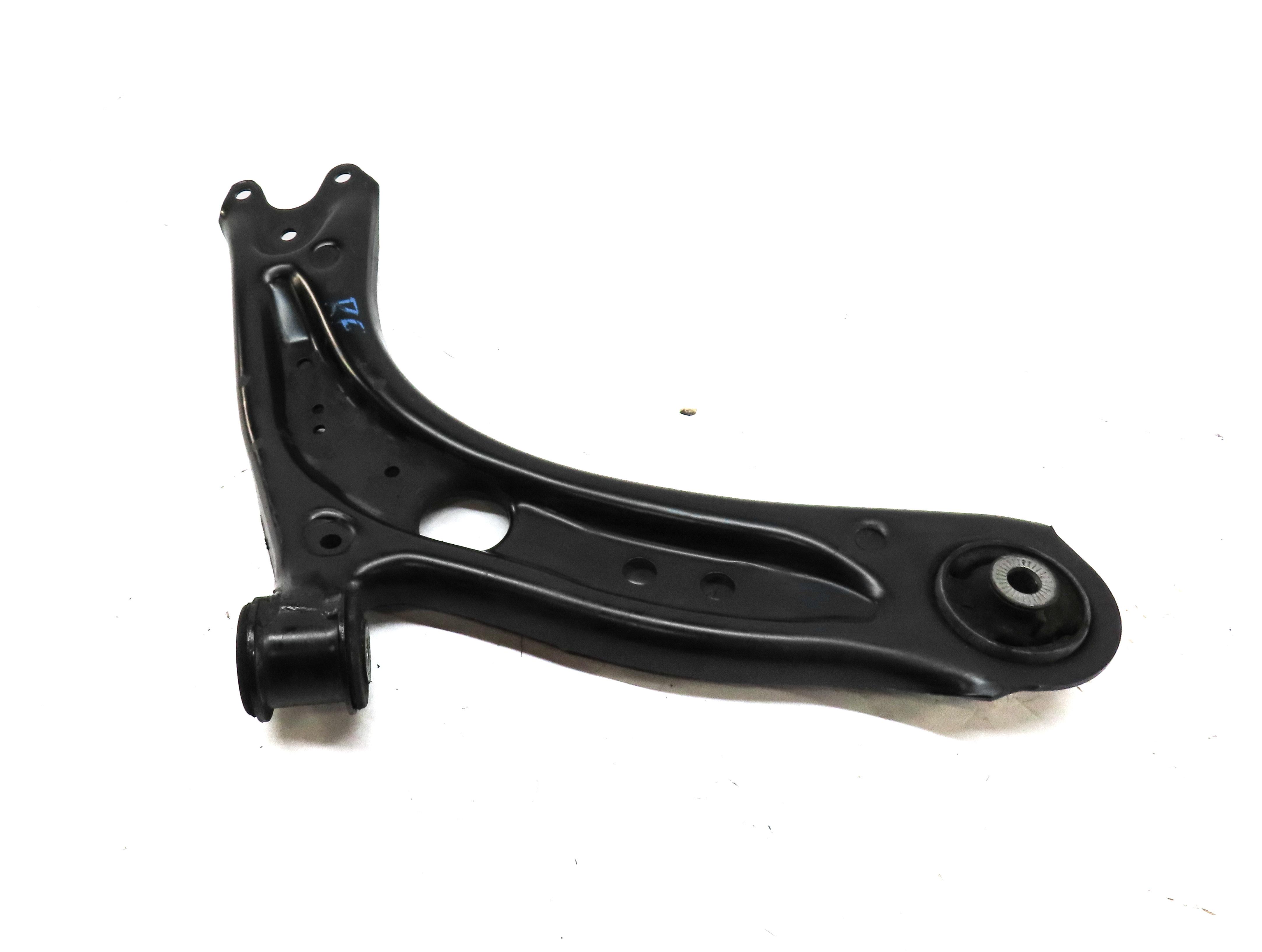 2015-2017 AUDI A3 S3 (8V) VW GOLF RIGHT FRONT PASSENGER LOWER CONTROL ARM — exact item pictured