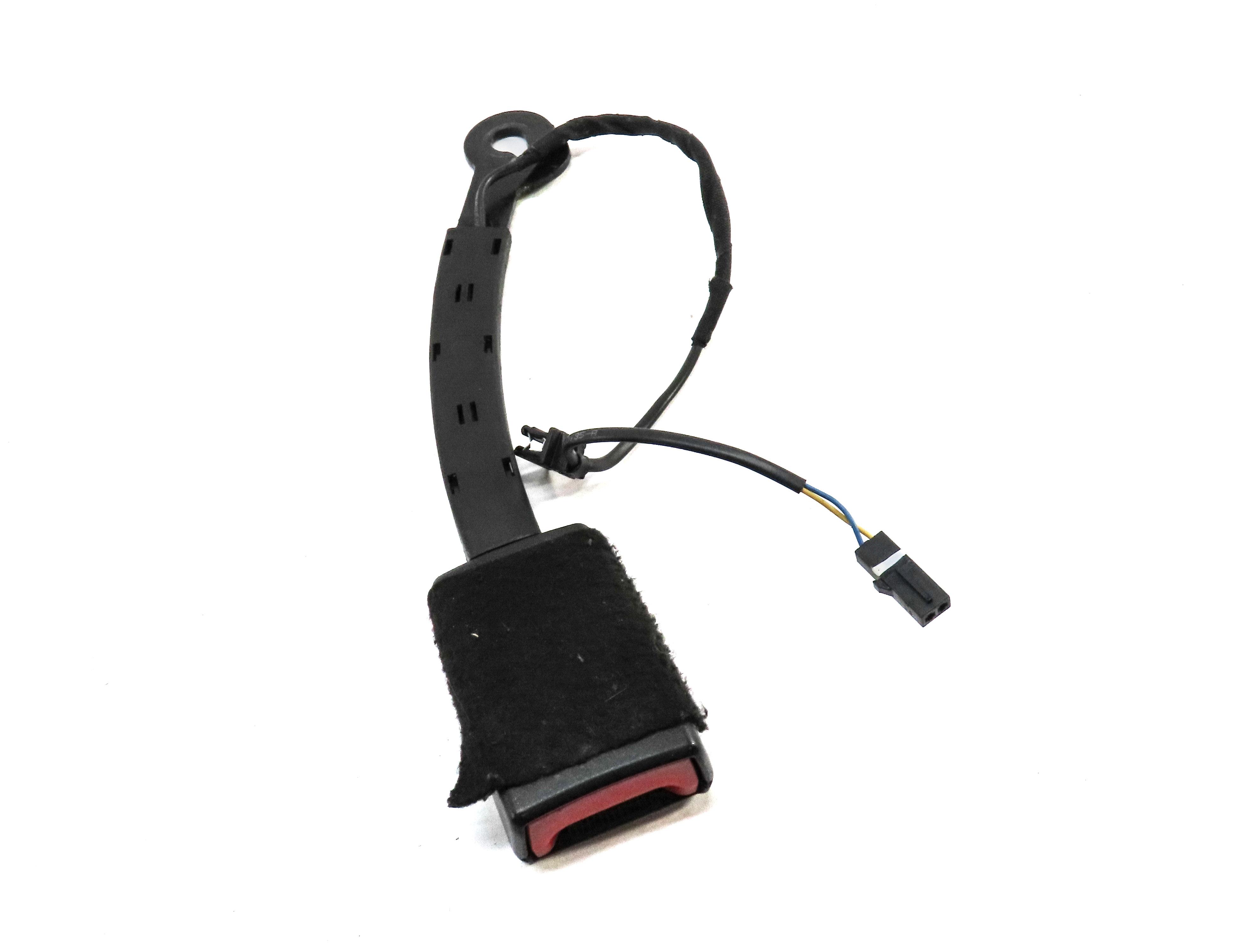 15-17 AUDI A3 S3 (8V) FRONT LEFT or RIGHT SEATBELT BUCKLE RECEIVER (BLACK) — exact item pictured