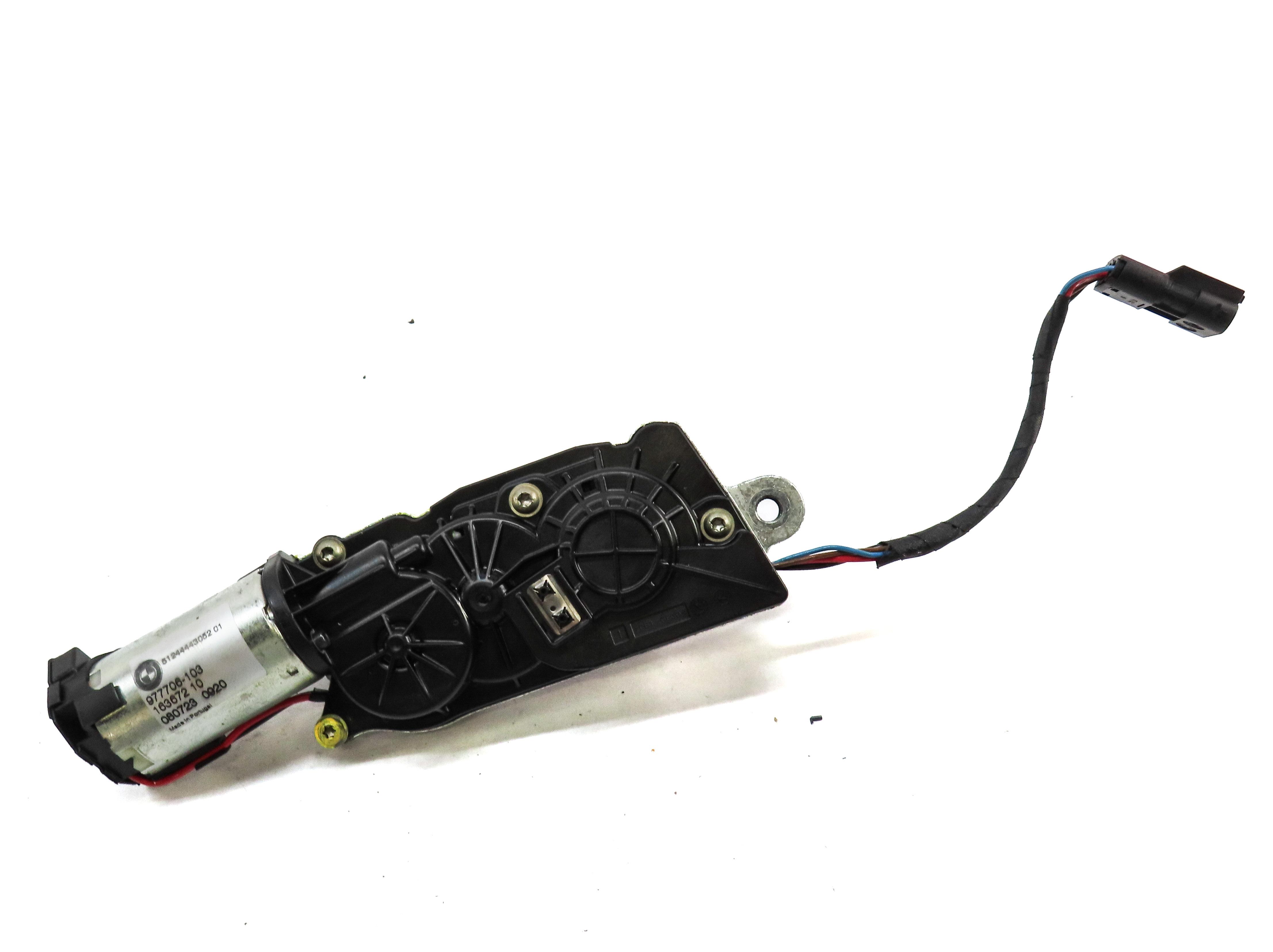 2009 BMW X5 (E70) REAR TRUNK LOCK LATCH ACTUATOR SOFT CLOSE ASSIST MOTOR — exact item pictured