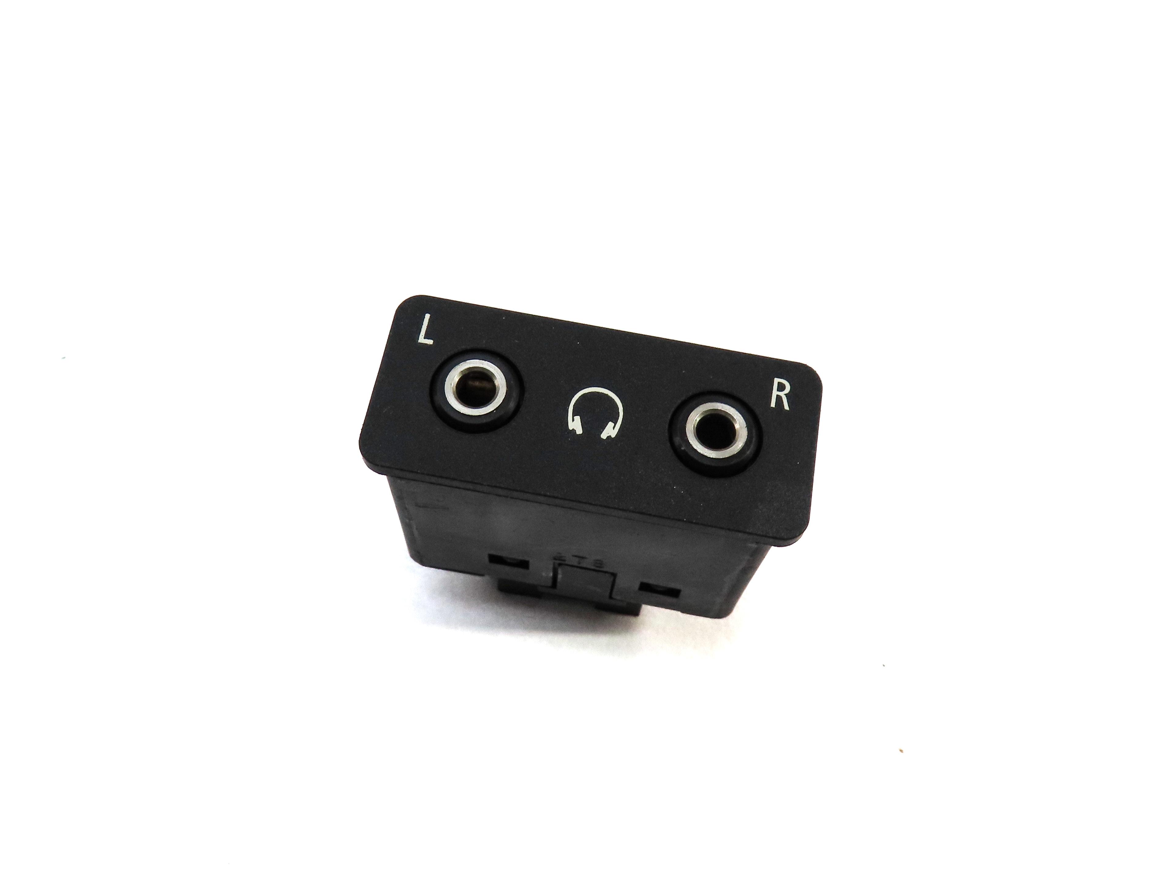2009 BMW X5 (E70) REAR MEDIA AUX AUXILIARY AUDIO HEADPHONE JACK — exact item pictured