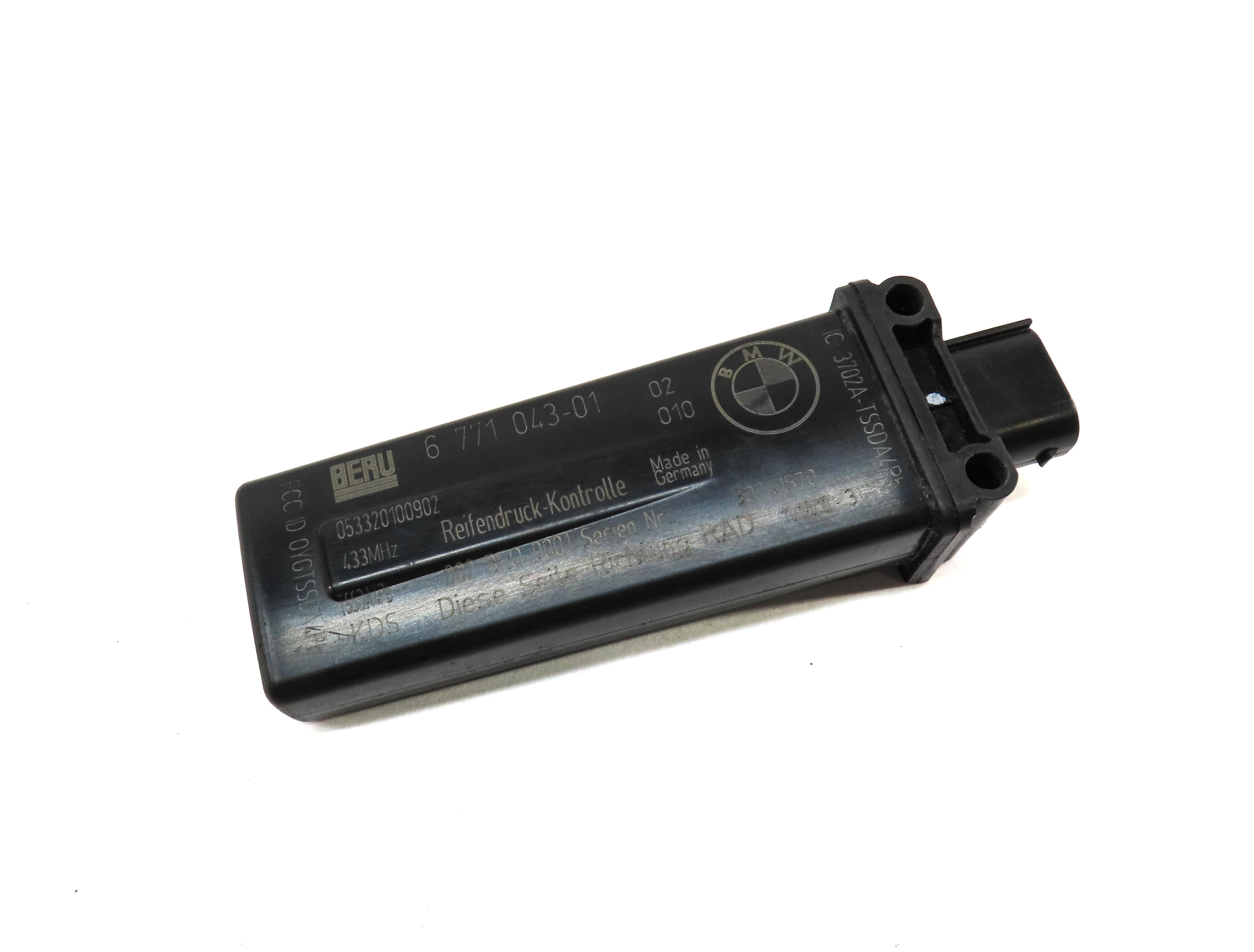 2010 BMW 535iGT (F07) TPMS TIRE AIR PRESSURE SENSOR ANTENNA MODULE — exact item pictured