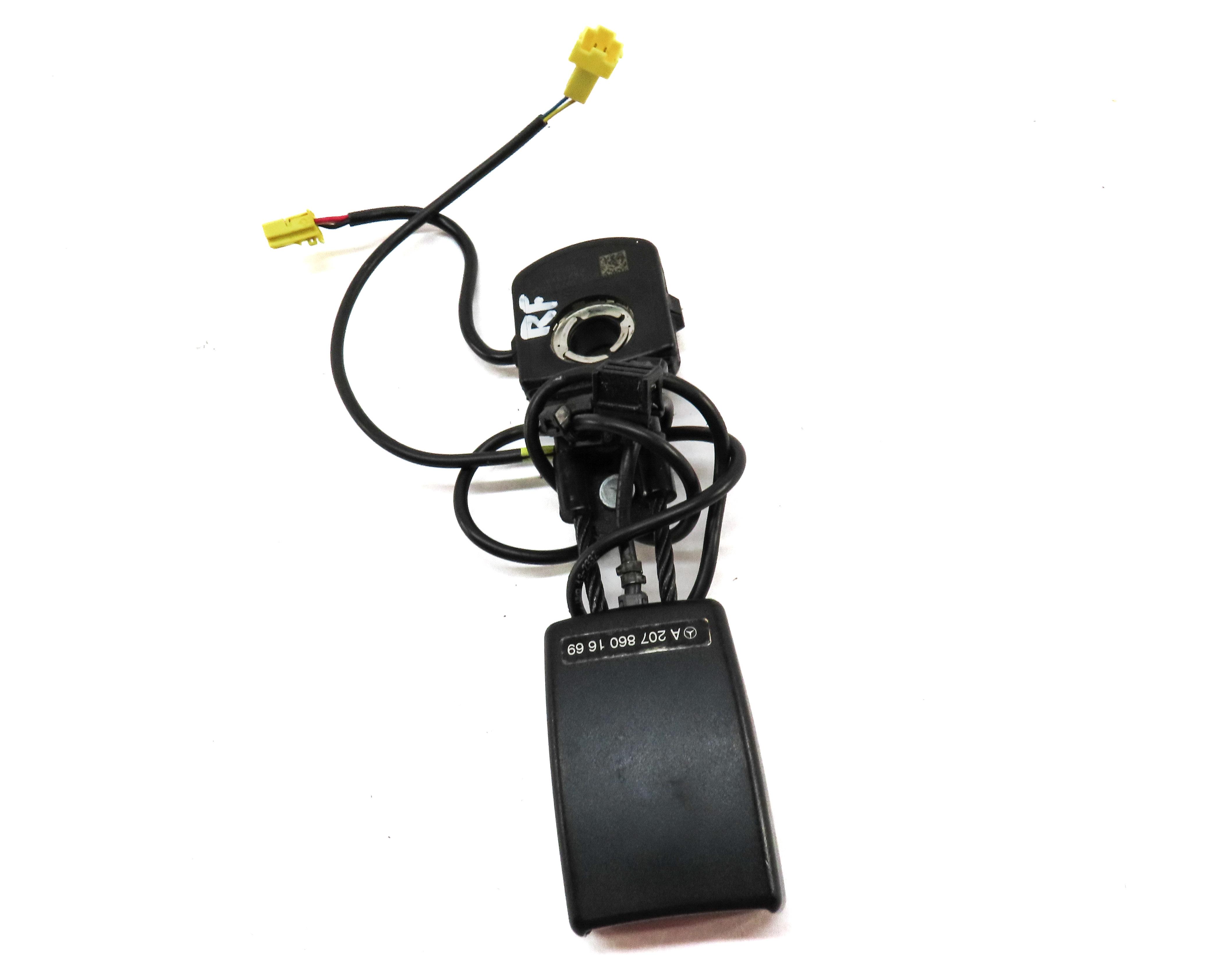 2010-2017 MERCEDES C E CLASS (C204 W207) FRONT RIGHT PASSENGER SEATBELT RECEIVER — exact item pictured