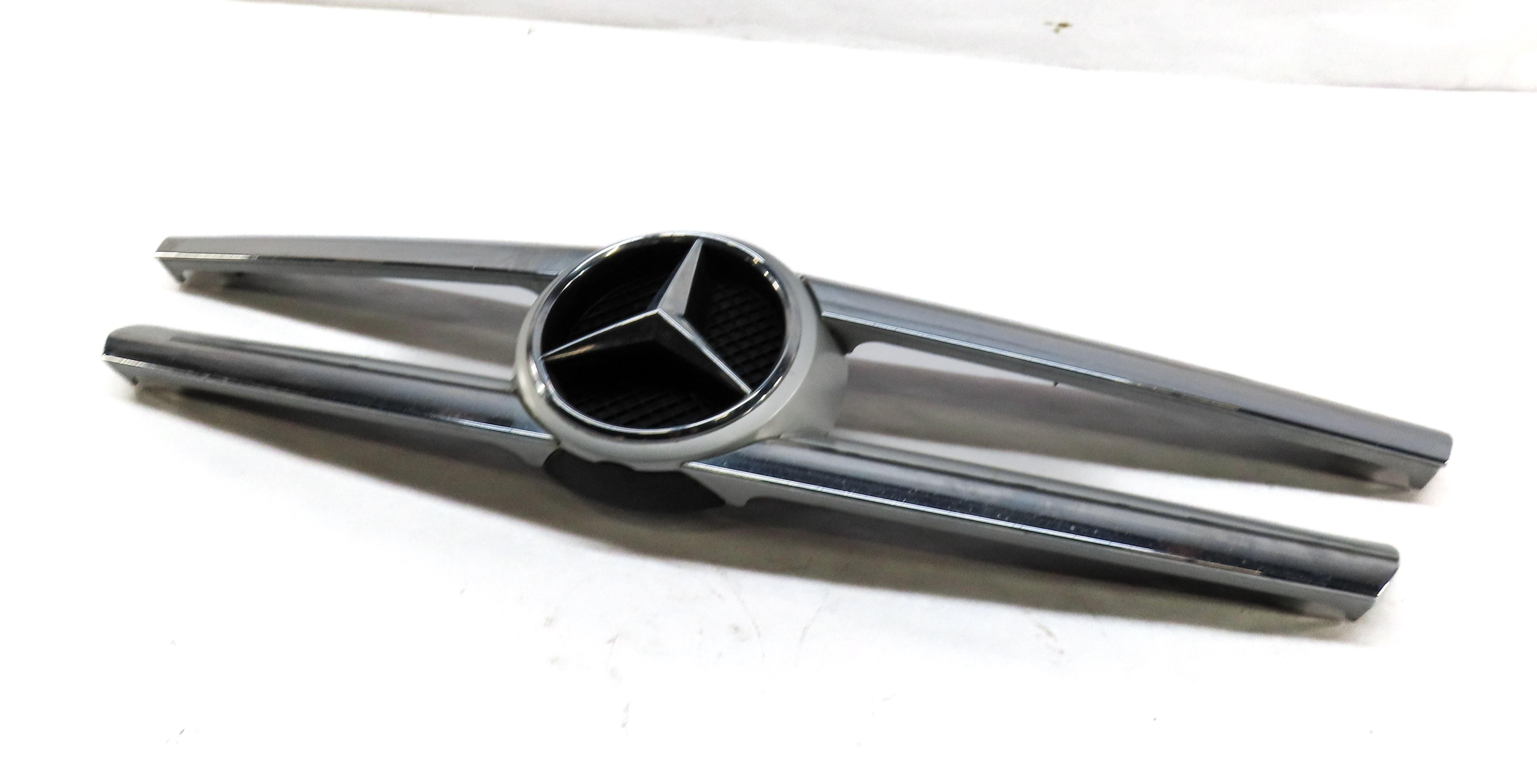 2013-2016 MERCEDES GL350 GL450 (X166) FRONT UPPER CENTER HOOD GRILLE TRIM — exact item pictured