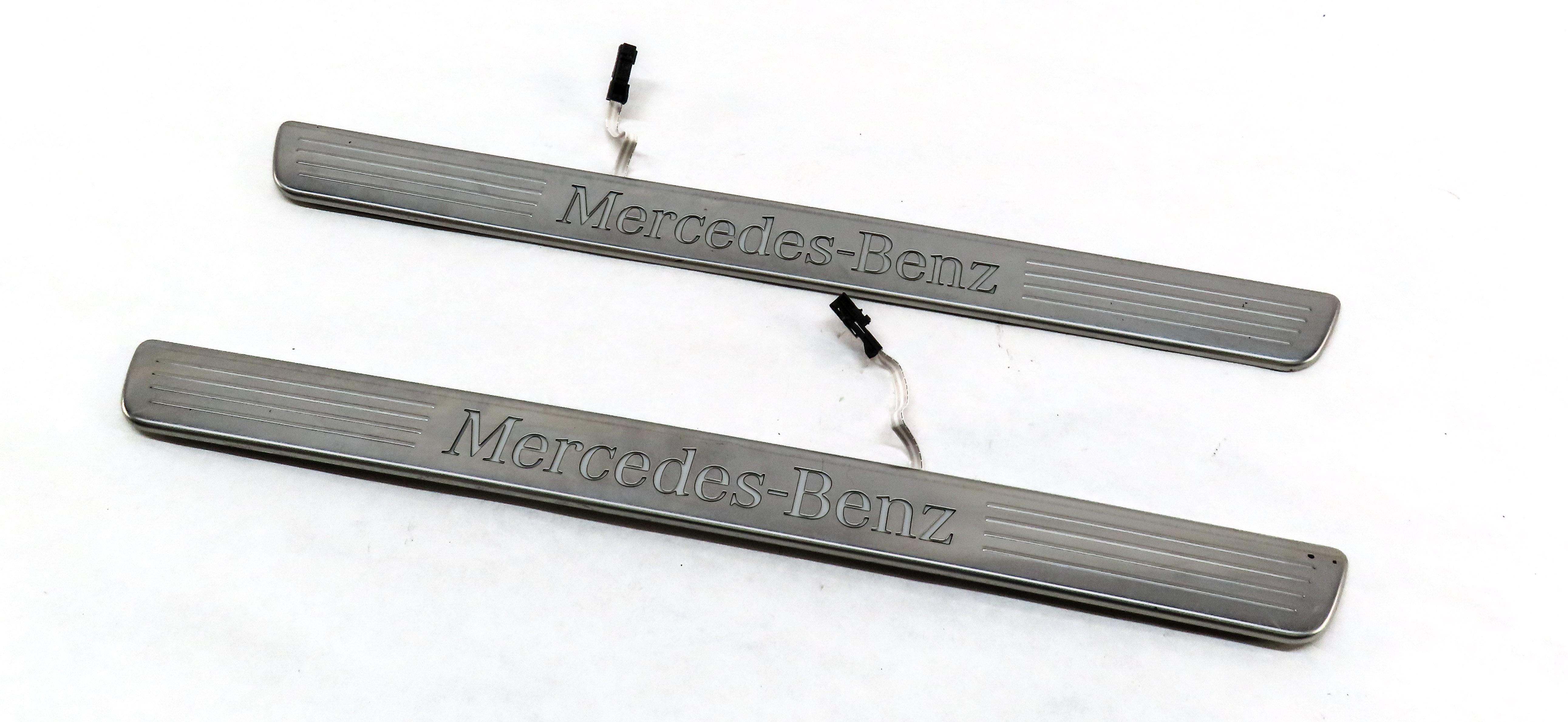 2014 MERCEDES GL450 X166 FRONT LEFT DRIVER RIGHT PASSENGER LIGHT DOOR SILL SET 2 — exact item pictured