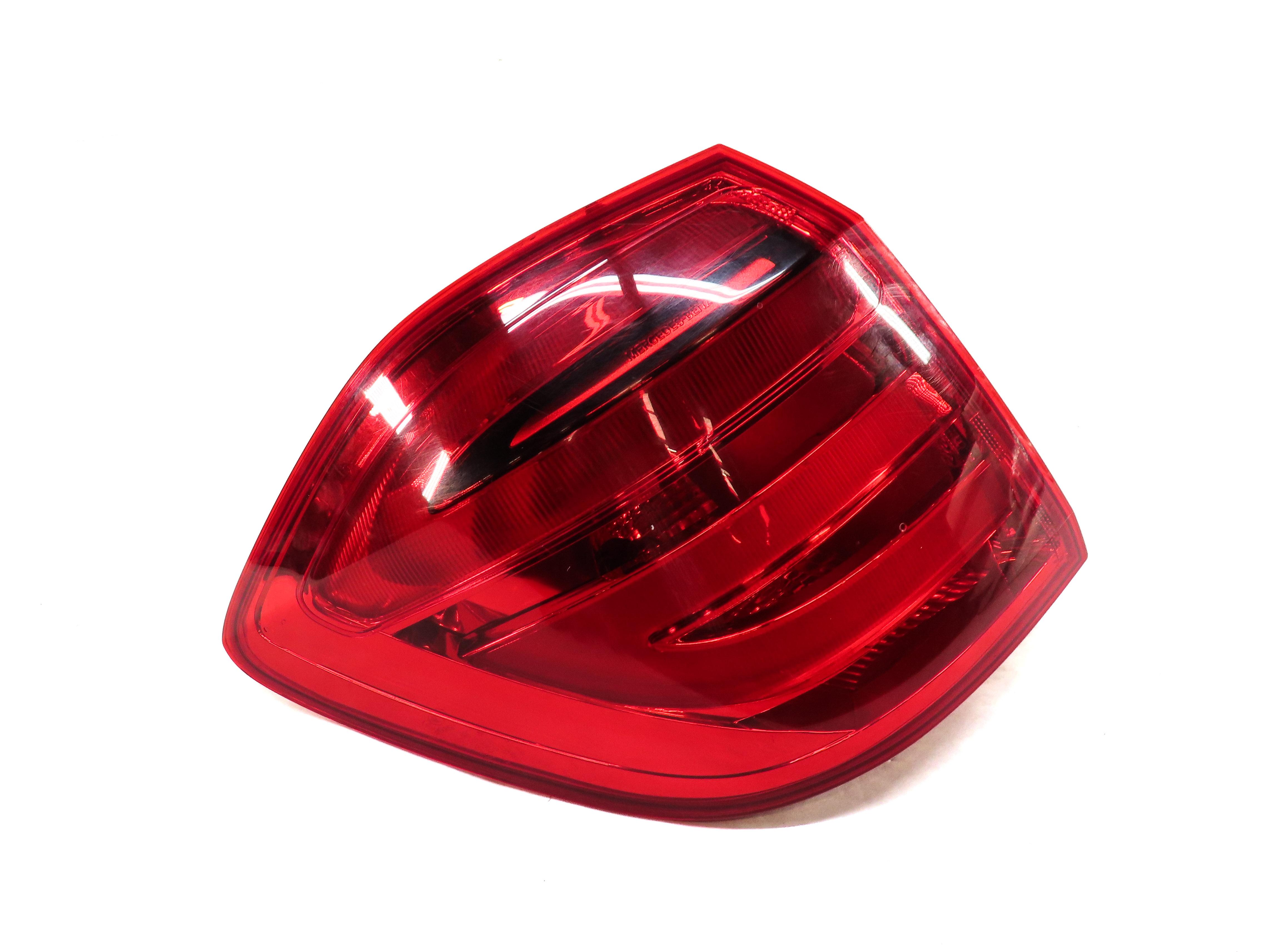 13-16 MERCEDES GL350 GL450 GL550 (X166) LEFT DRIVER TAILLIGHT BRAKE LIGHT LAMP — exact item pictured