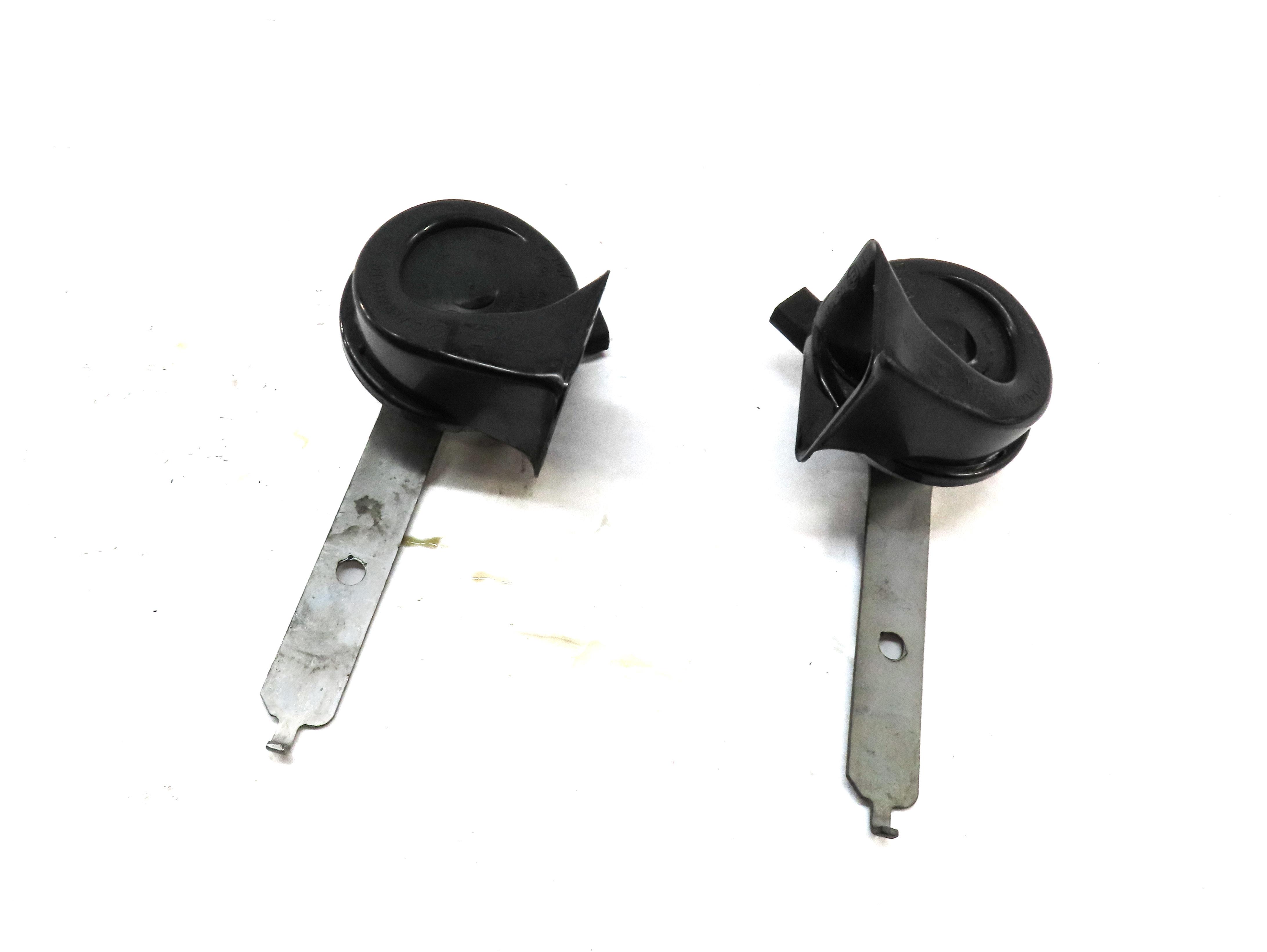 2010-2014 BMW X5 X6 (E70 E71) HIGH & LOW TONE SAFETY HORN SET-2 — exact item pictured
