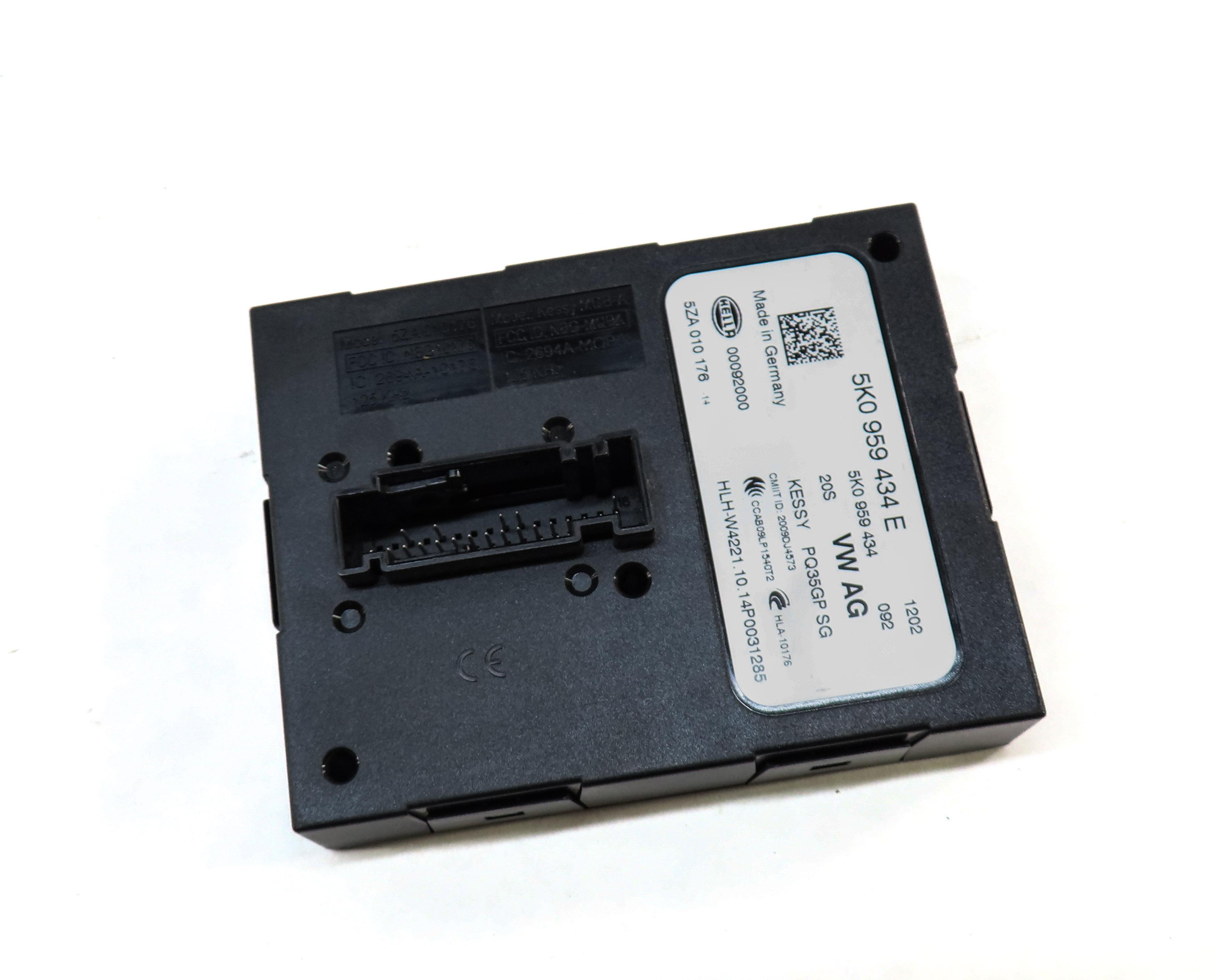2015 AUDI Q3 (8U) KEYLESS ENTRY CONTROL MODULE — exact item pictured