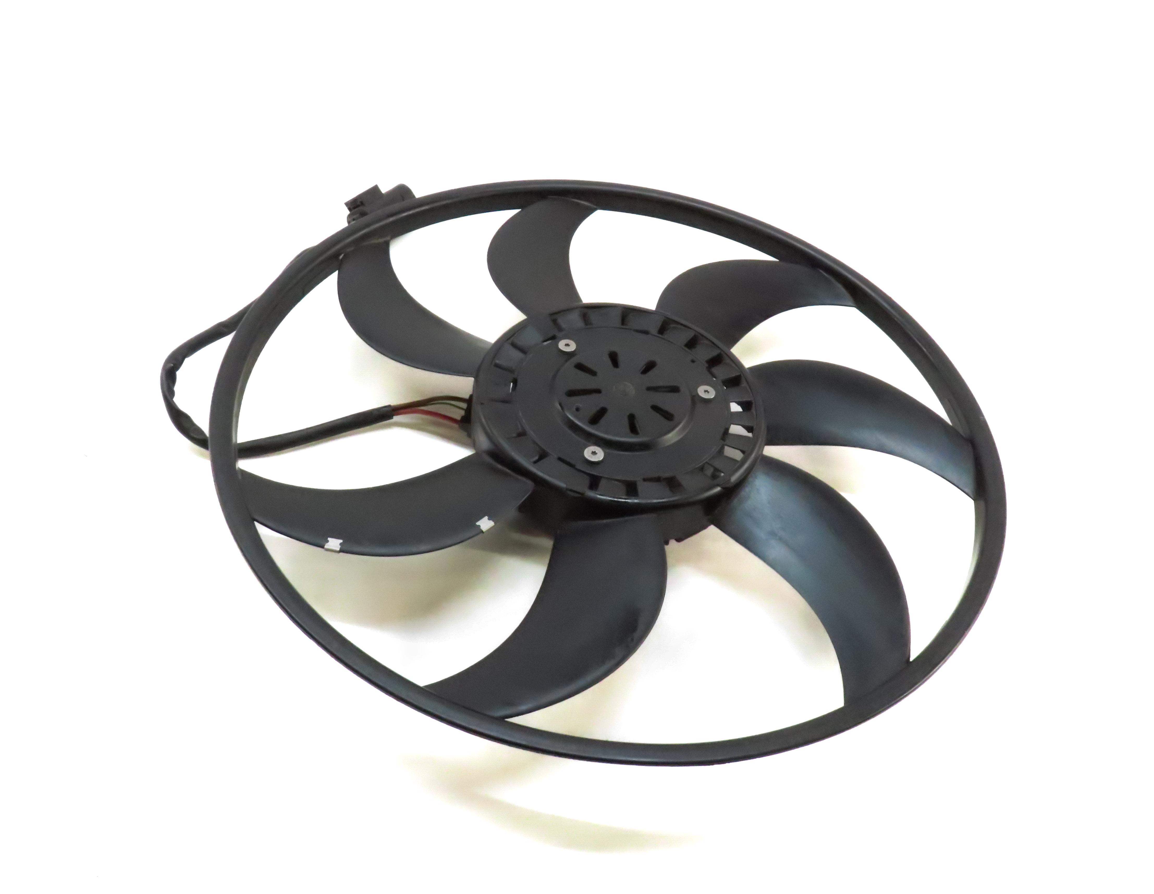 2013-2018 BMW X3 X4 (F25 F26) 2.0L N20 TURBO ENGINE - RADIATOR COOLING FAN — exact item pictured