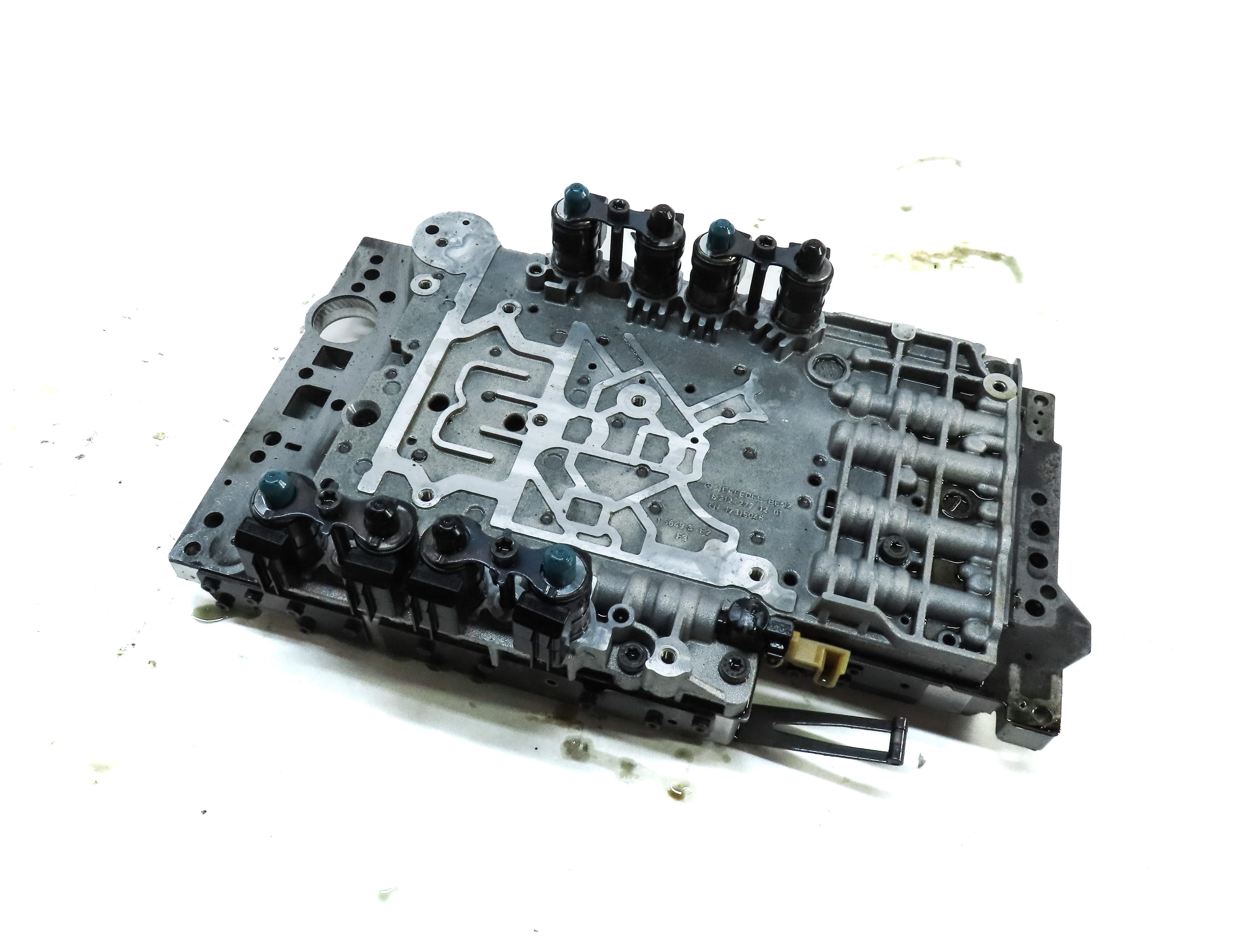 12-15 MERCEDES C250 C350 SLK250 SLK350 (R172 W204) TRANSMISSION VALVE BODY BLOCK — exact item pictured