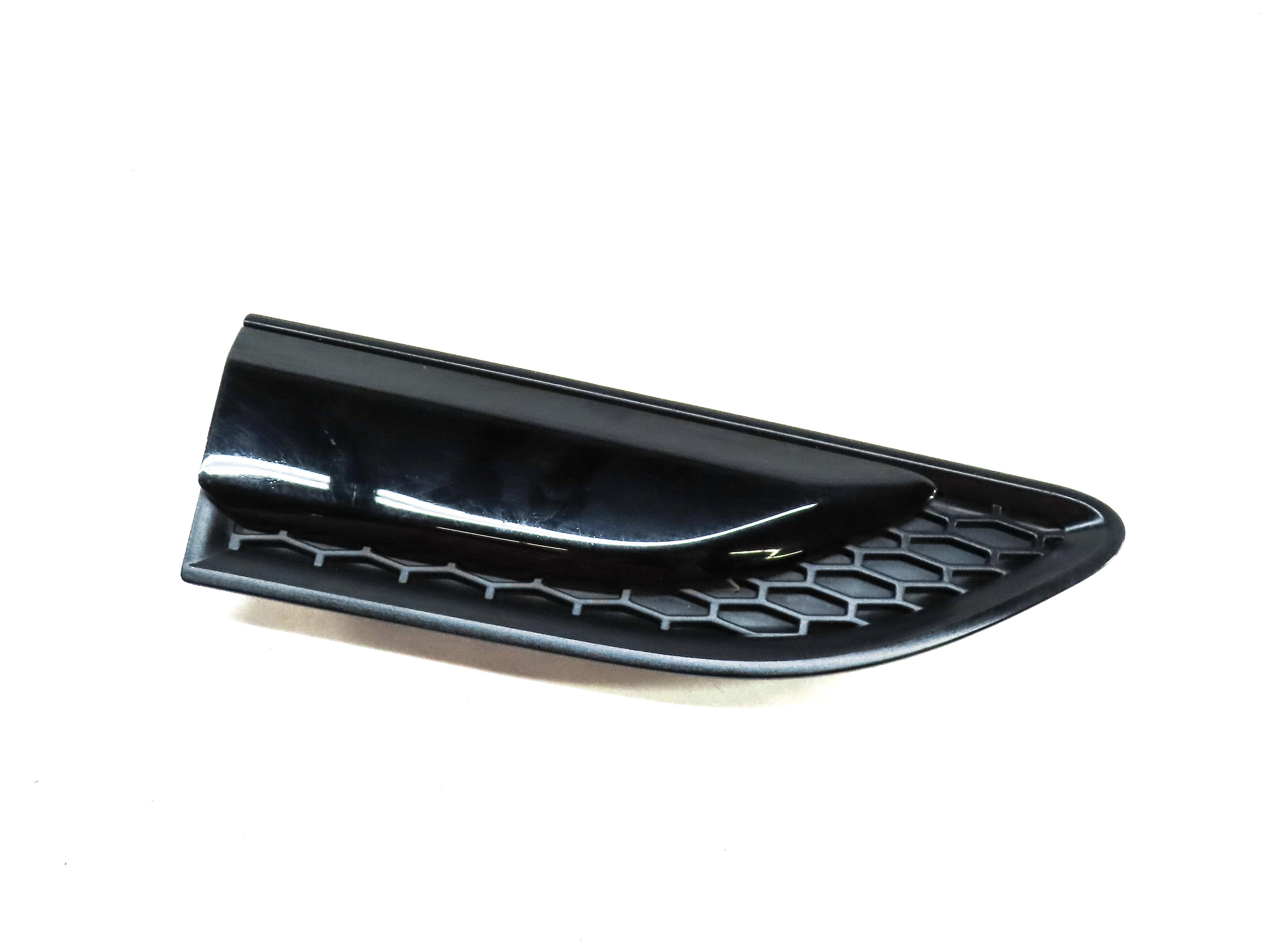 2016 LAND ROVER DISCOVERY SPORT (L550) FRONT RIGHT FENDER AIR VENT TRIM (BLACK) — exact item pictured