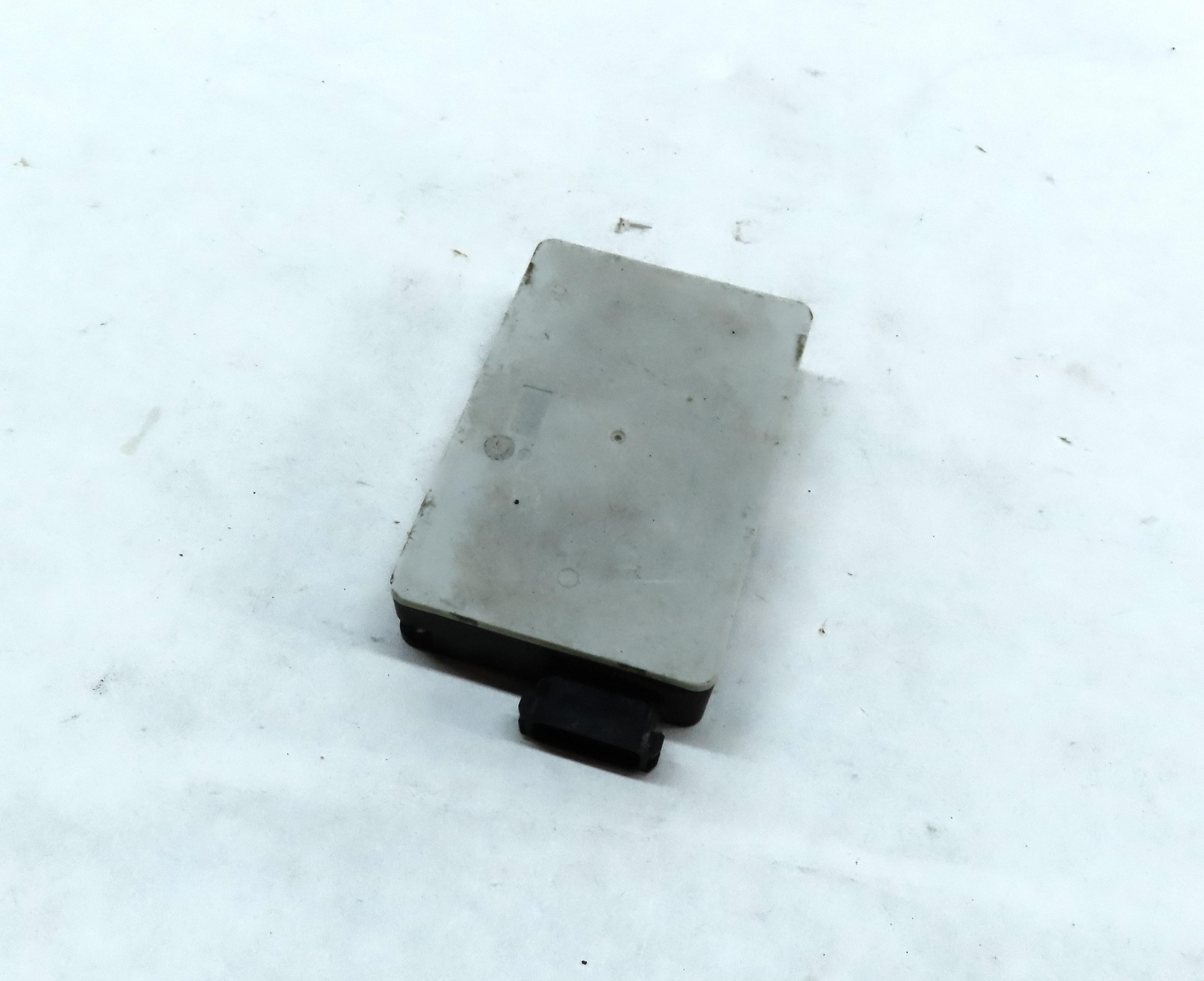 2013 MERCEDES E CLASS (W212) REAR BLIND SPOT RADAR MODULE 0009050210 — exact item pictured