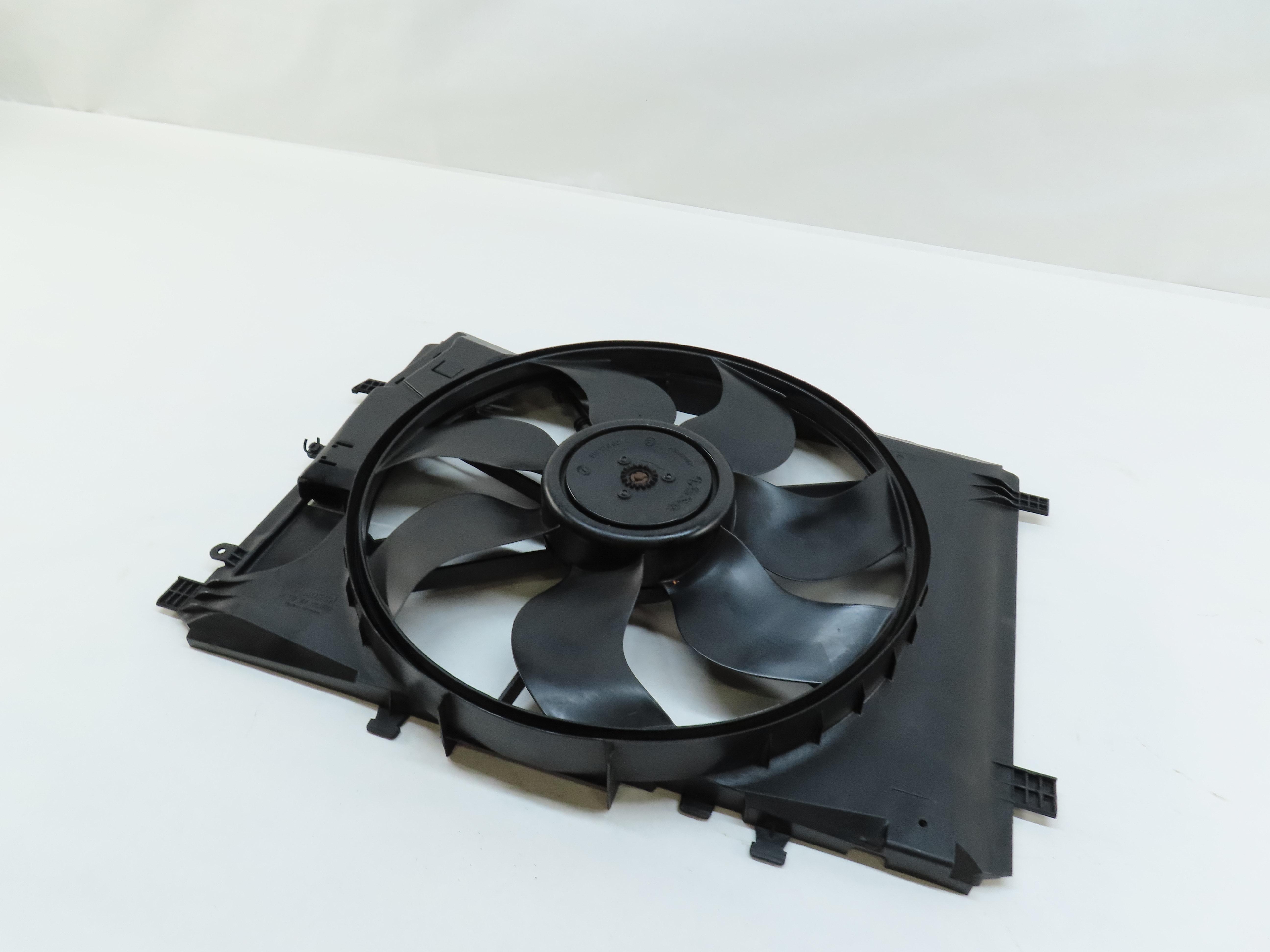 08-17 MERCEDES B C E CLA CLS GLK SLK (W207 W204 X204 W212) RADIATOR COOLING FAN — exact item pictured