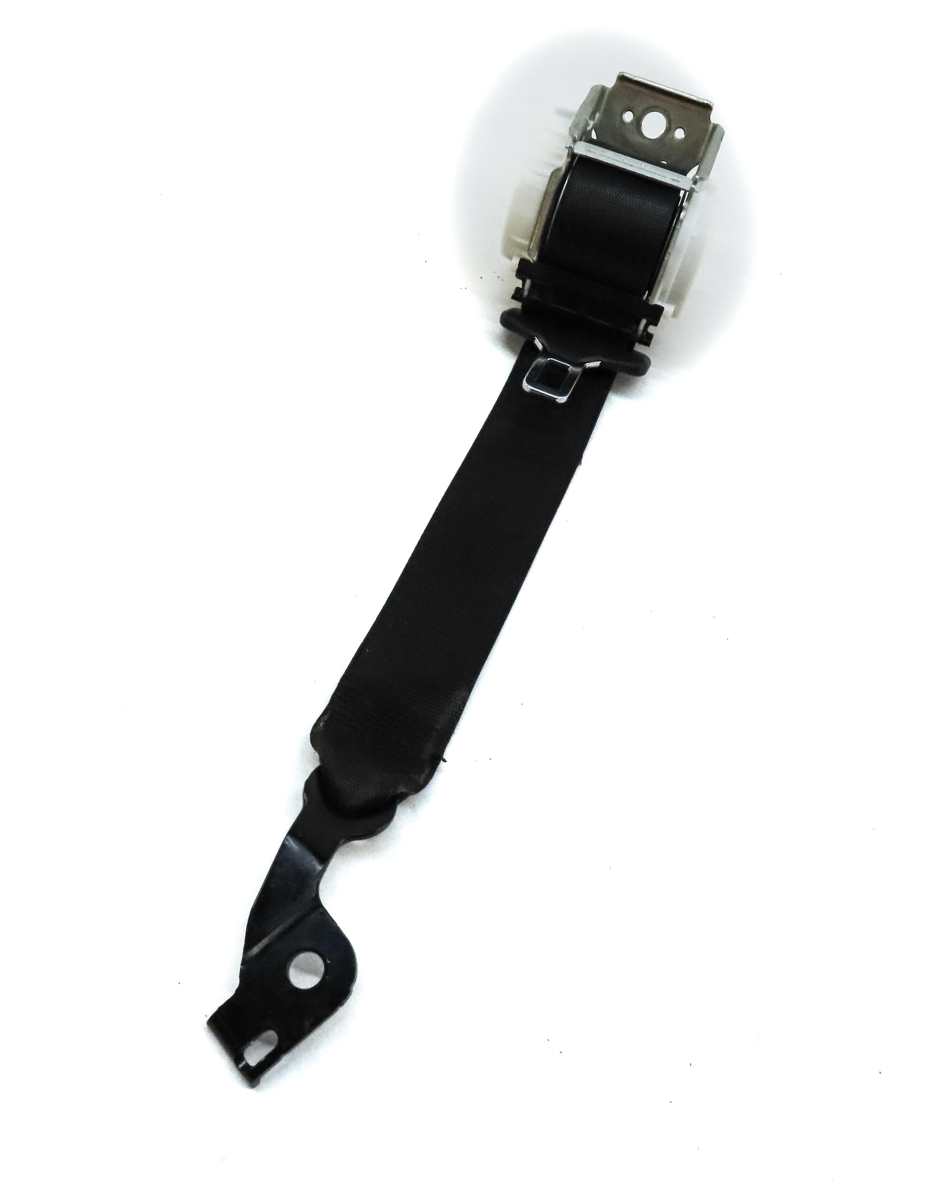 2014 MERCEDES E CLASS SEDAN (W212) REAR SEAT CENTER SEATBELT RETRACTOR (BLACK) — exact item pictured