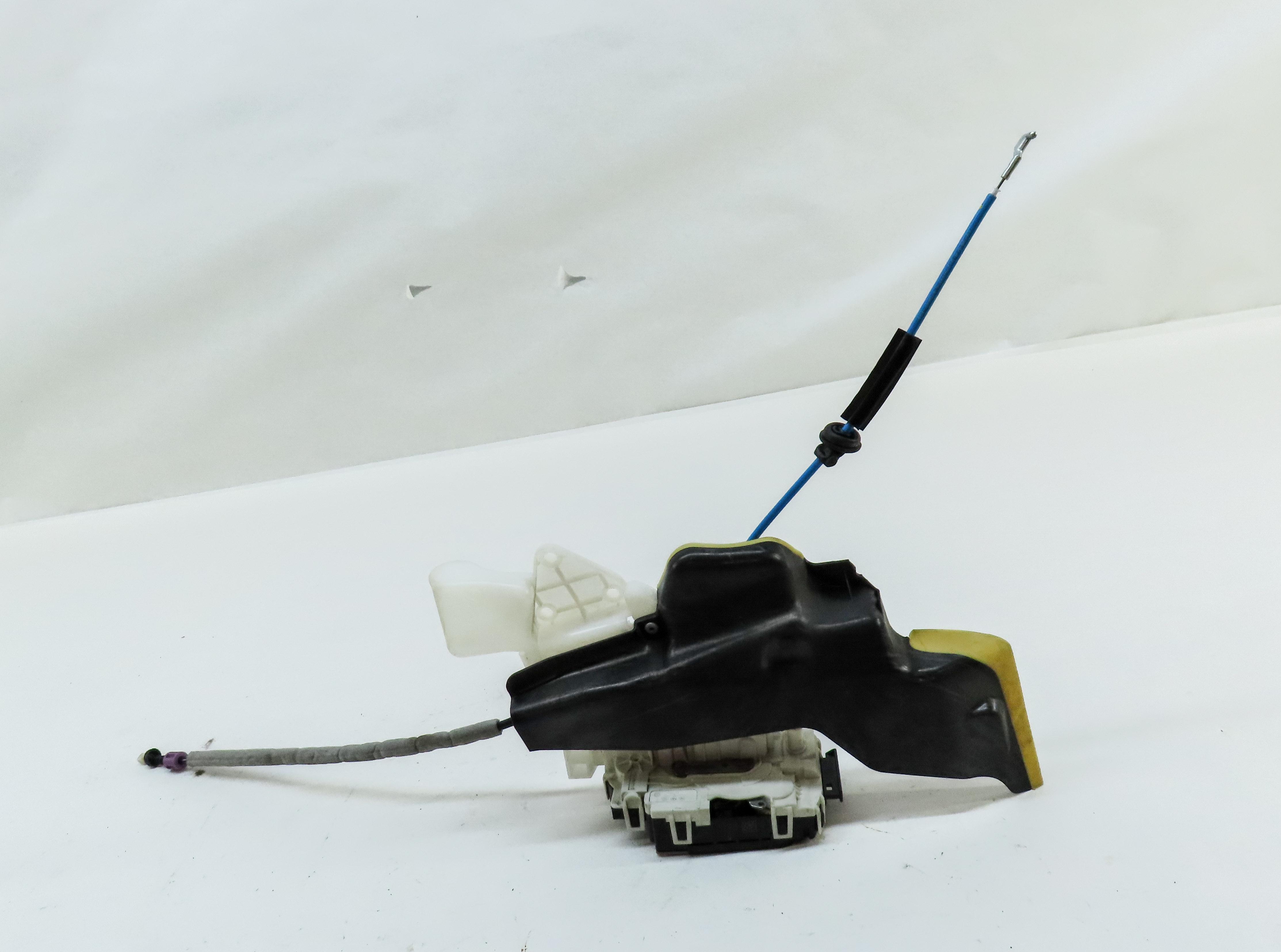 10-20 MERCEDES C E GLK SL CLS SLK CLASS (W204 W212 W218) LEFT FRONT DOOR LATCH — exact item pictured