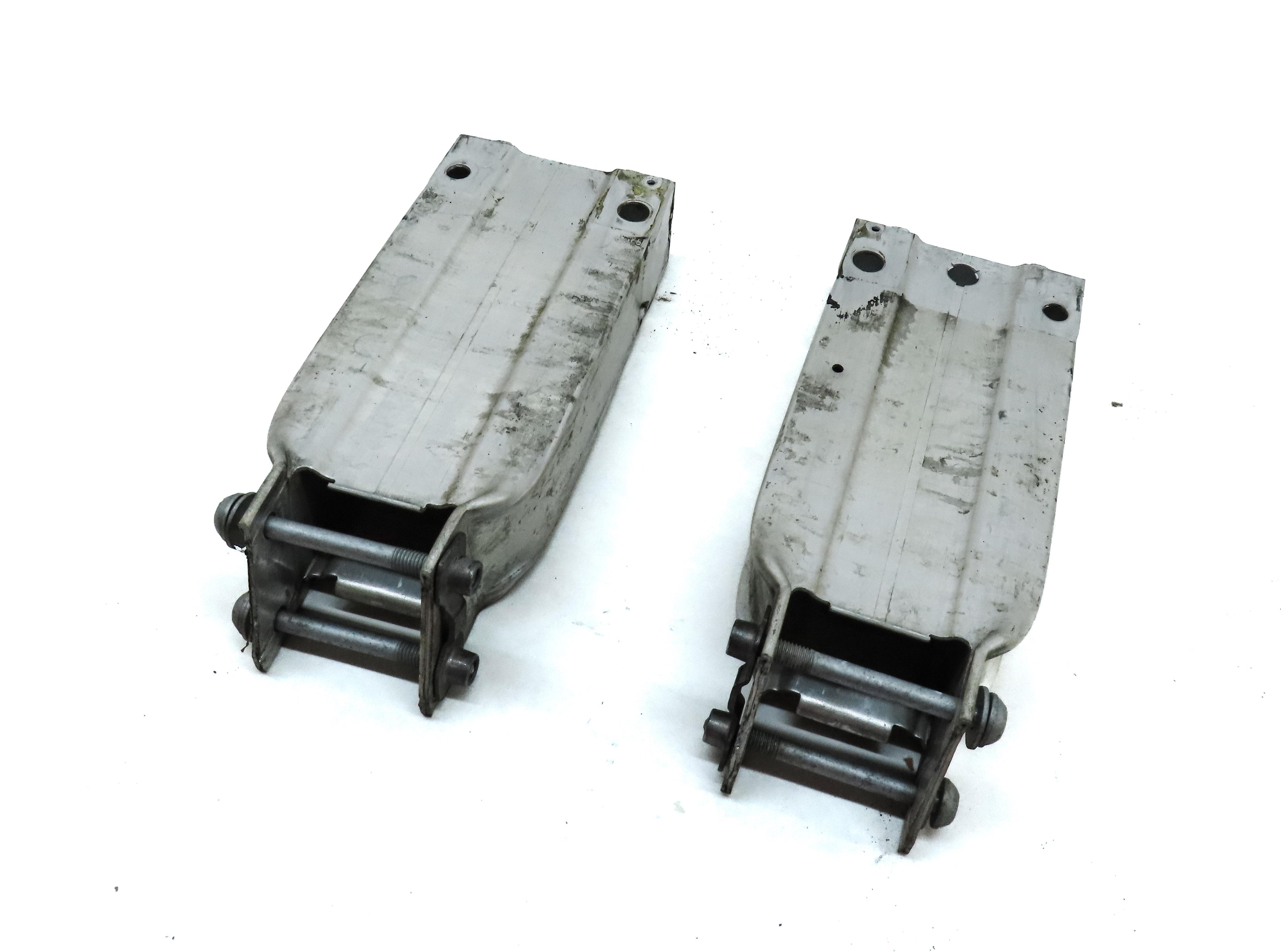 2014 MERCEDES E CLASS SEDAN (W212) FRONT BUMPER REINFORCEMENT BAR BRACKET SET 2 — exact item pictured