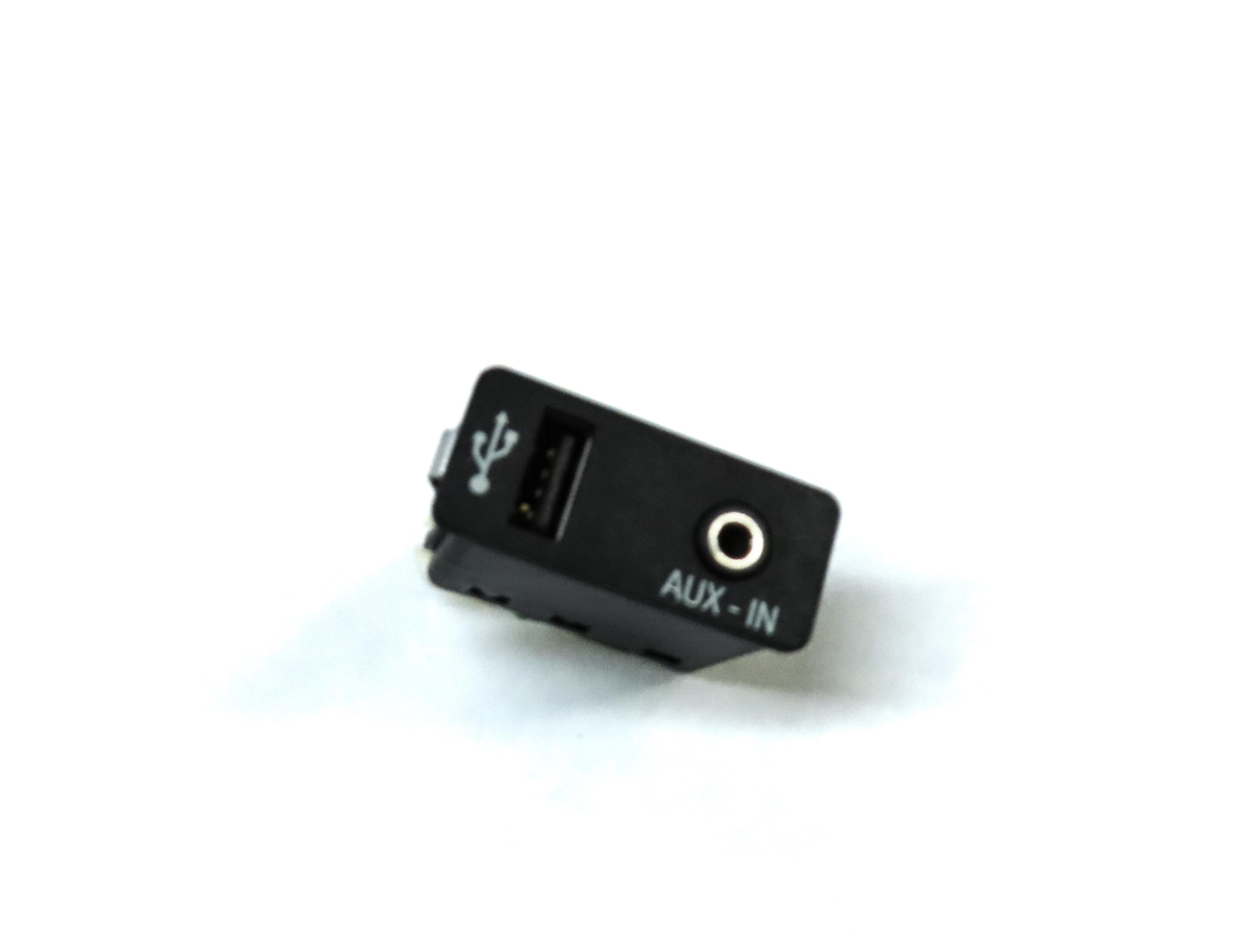 2013 BMW X1 (E84) AUXILIARY AUX IN INPUT JACK PANEL w/ USB POWER PLUG 9241331 — exact item pictured