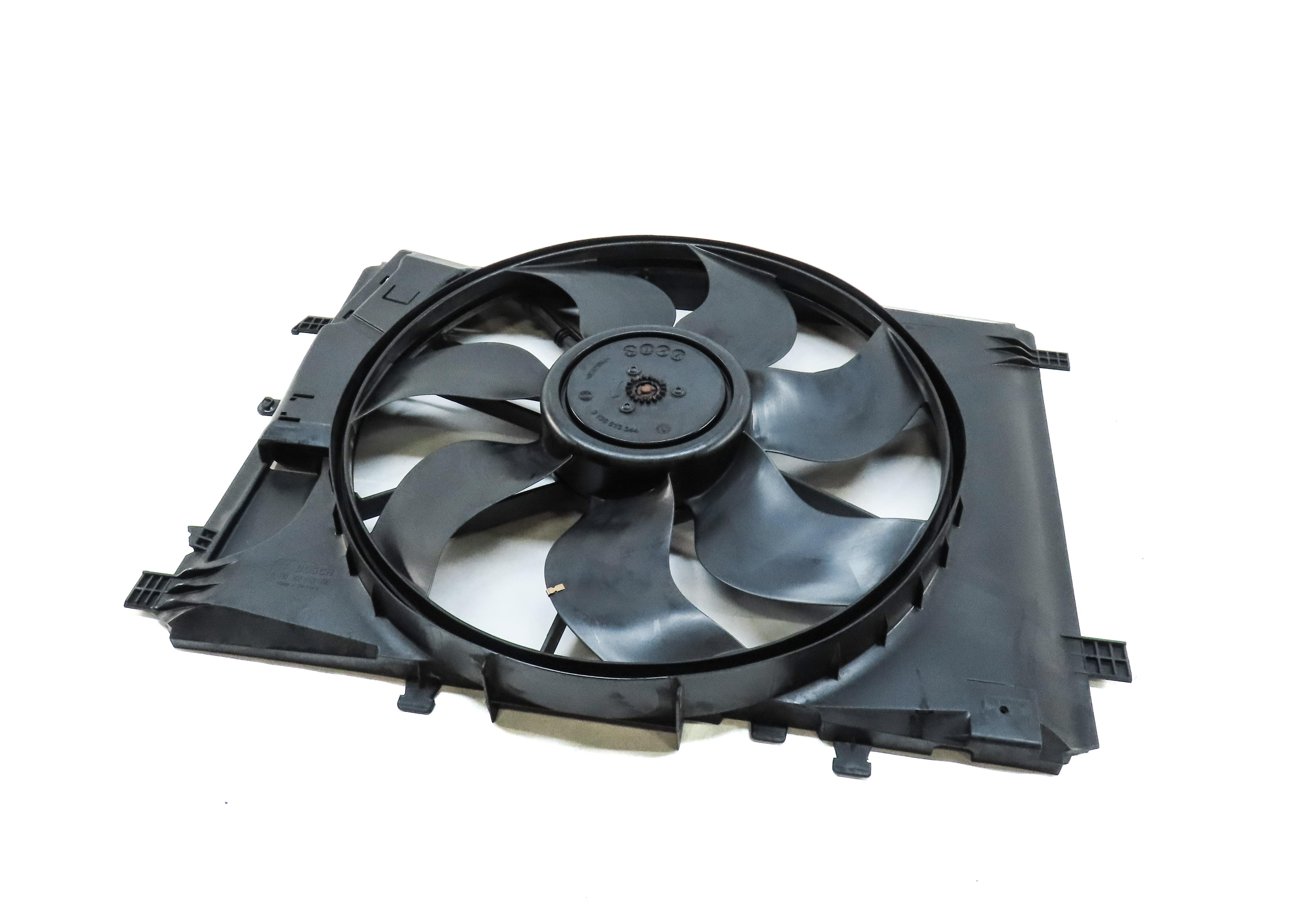 08-17 MERCEDES B C E CLA CLS GLK SLK (W207 W204 X204 W212) RADIATOR COOLING FAN — exact item pictured