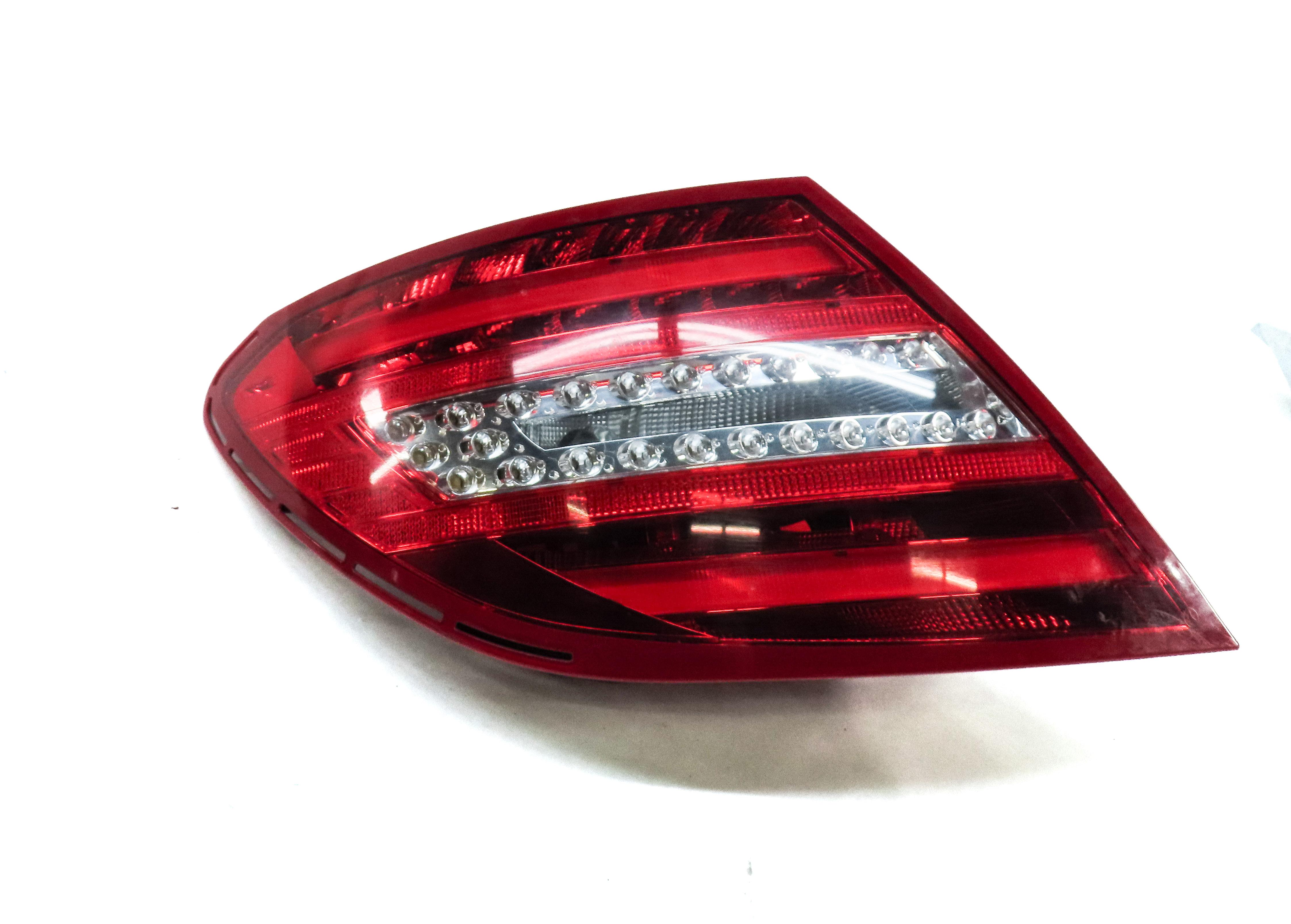 2012-2015 MERCEDES C-CLASS (W204) LEFT DRIVER REAR TAILLIGHT BRAKE LIGHT LAMP — exact item pictured