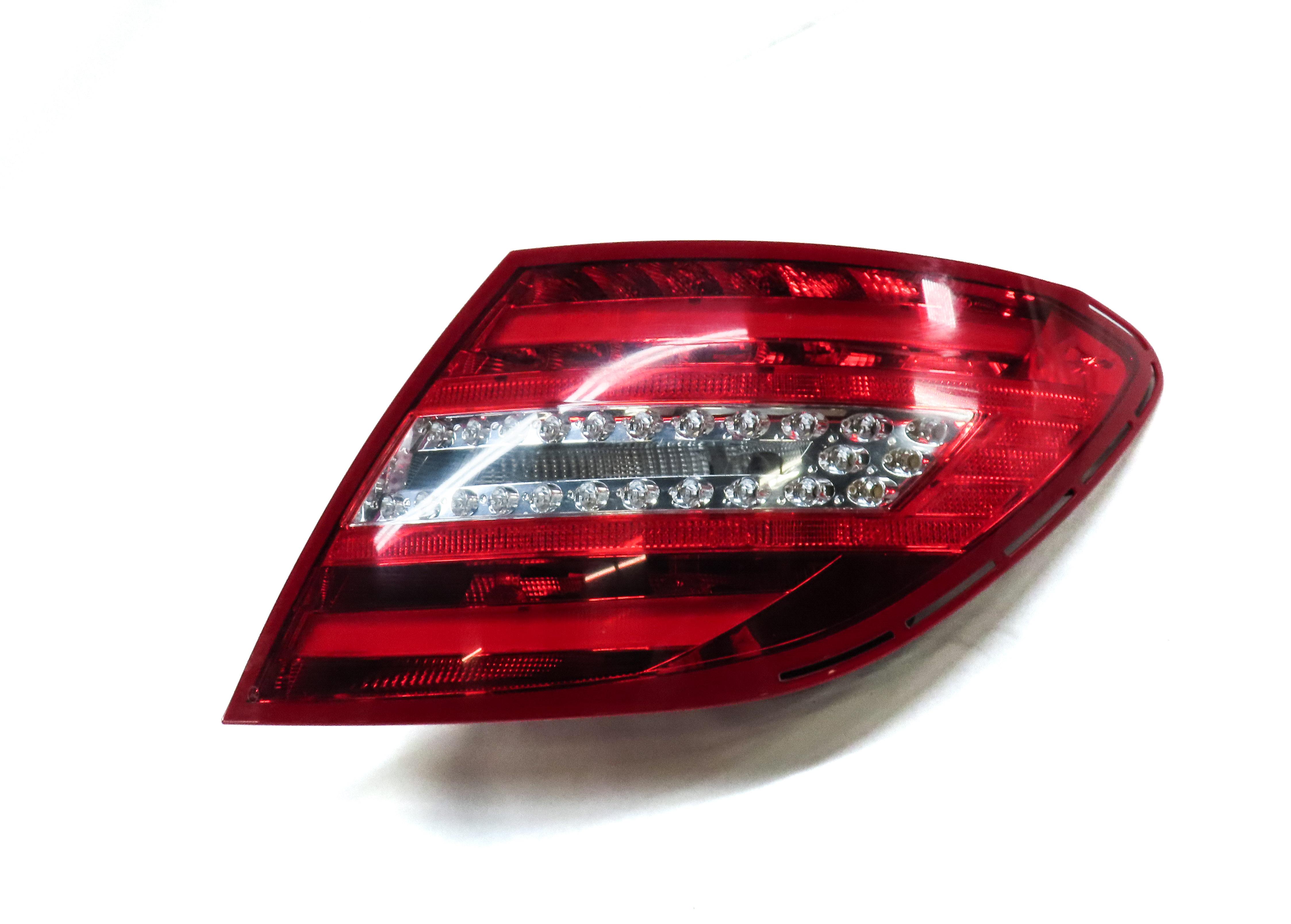 12-15 MERCEDES C250 C300 C350 (W204) RIGHT PASSENGER TAILLIGHT BRAKE LIGHT LAMP — exact item pictured