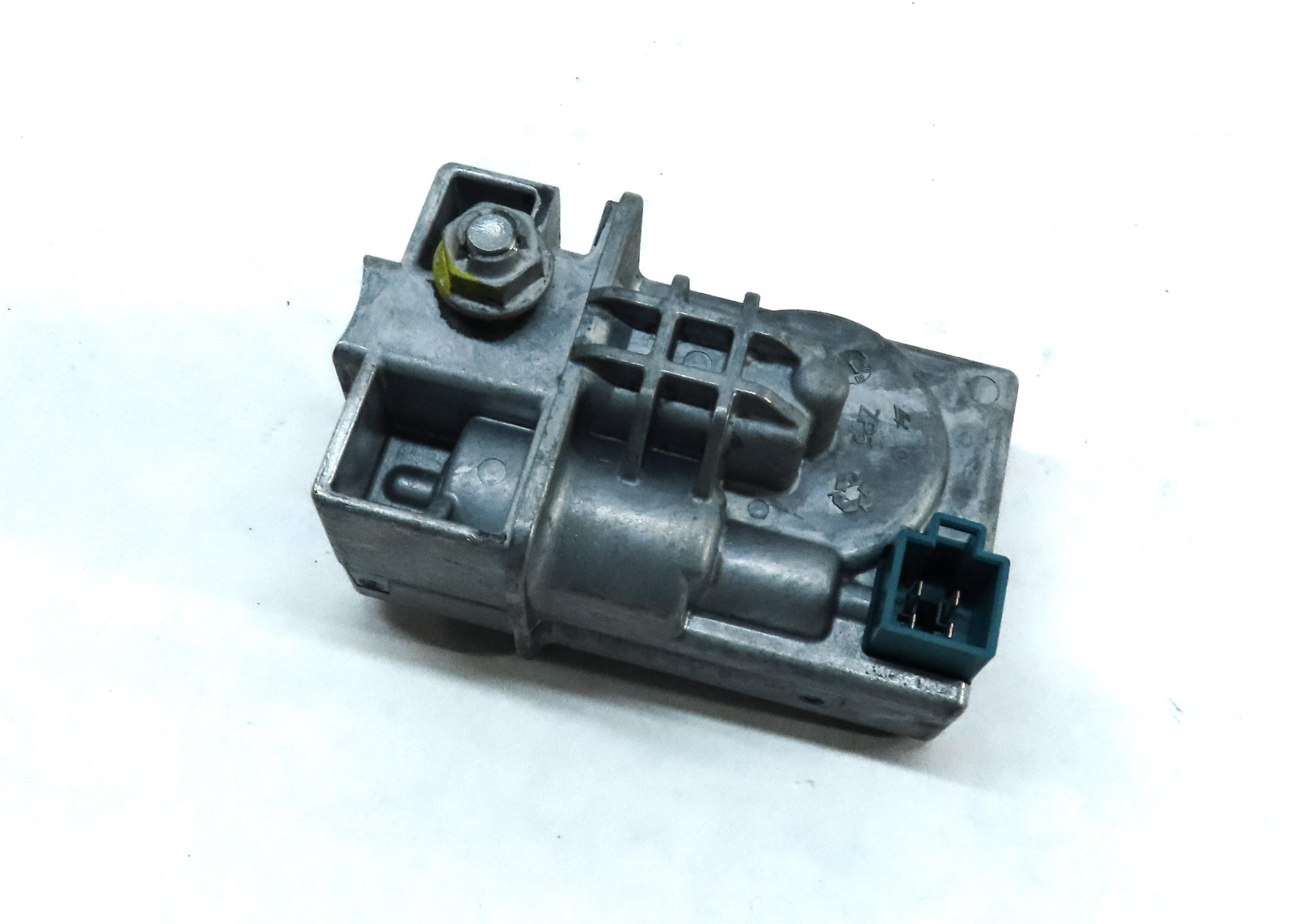 2014 MERCEDES C300 (W204) STEERING COLUMN LOCK IMMOBILIZER CONTROL MODULE — exact item pictured