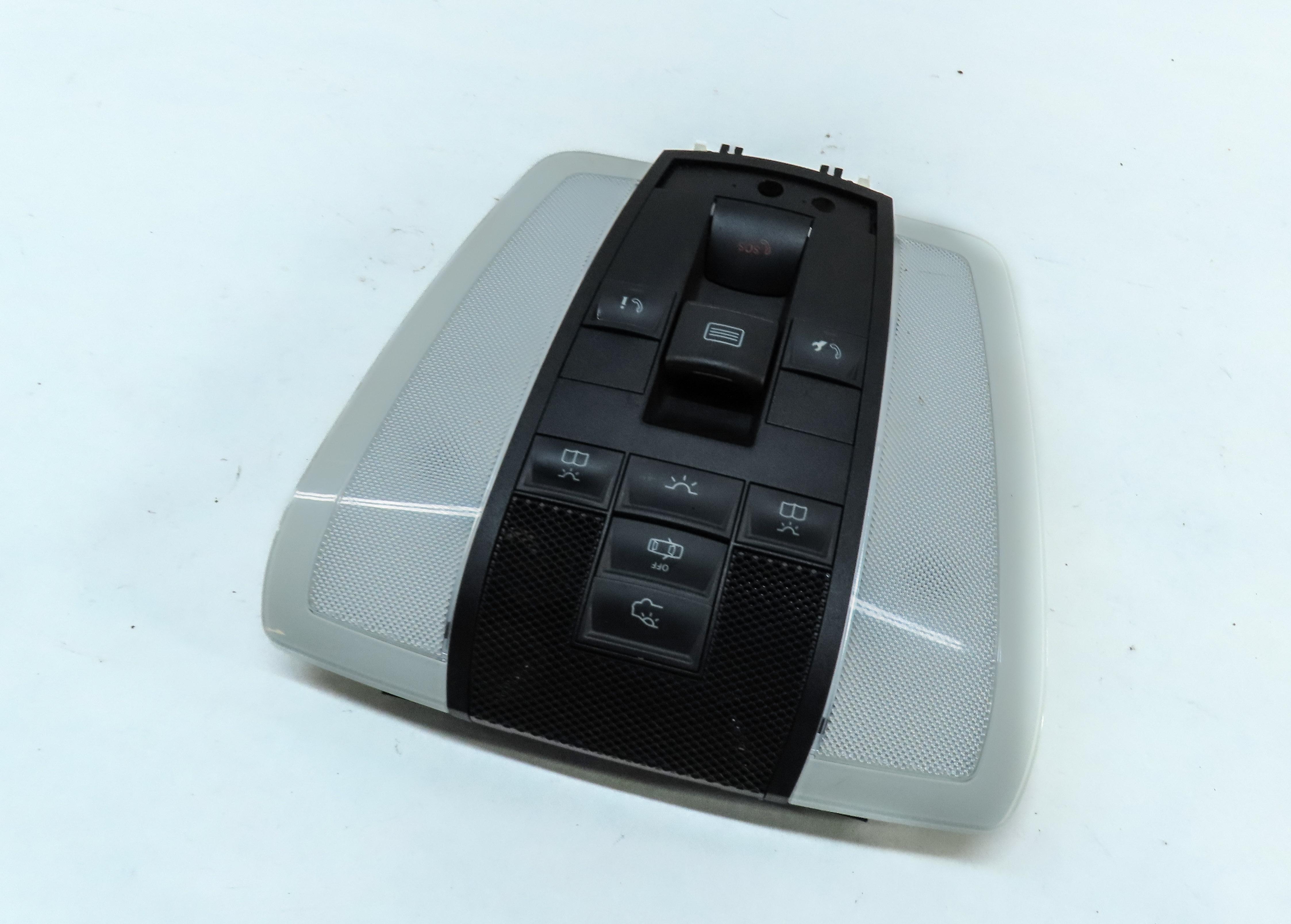 2014 MERCEDES C300 (W204) FRONT ROOF DOME LIGHT w/ SWITCHES (BLACK) — exact item pictured