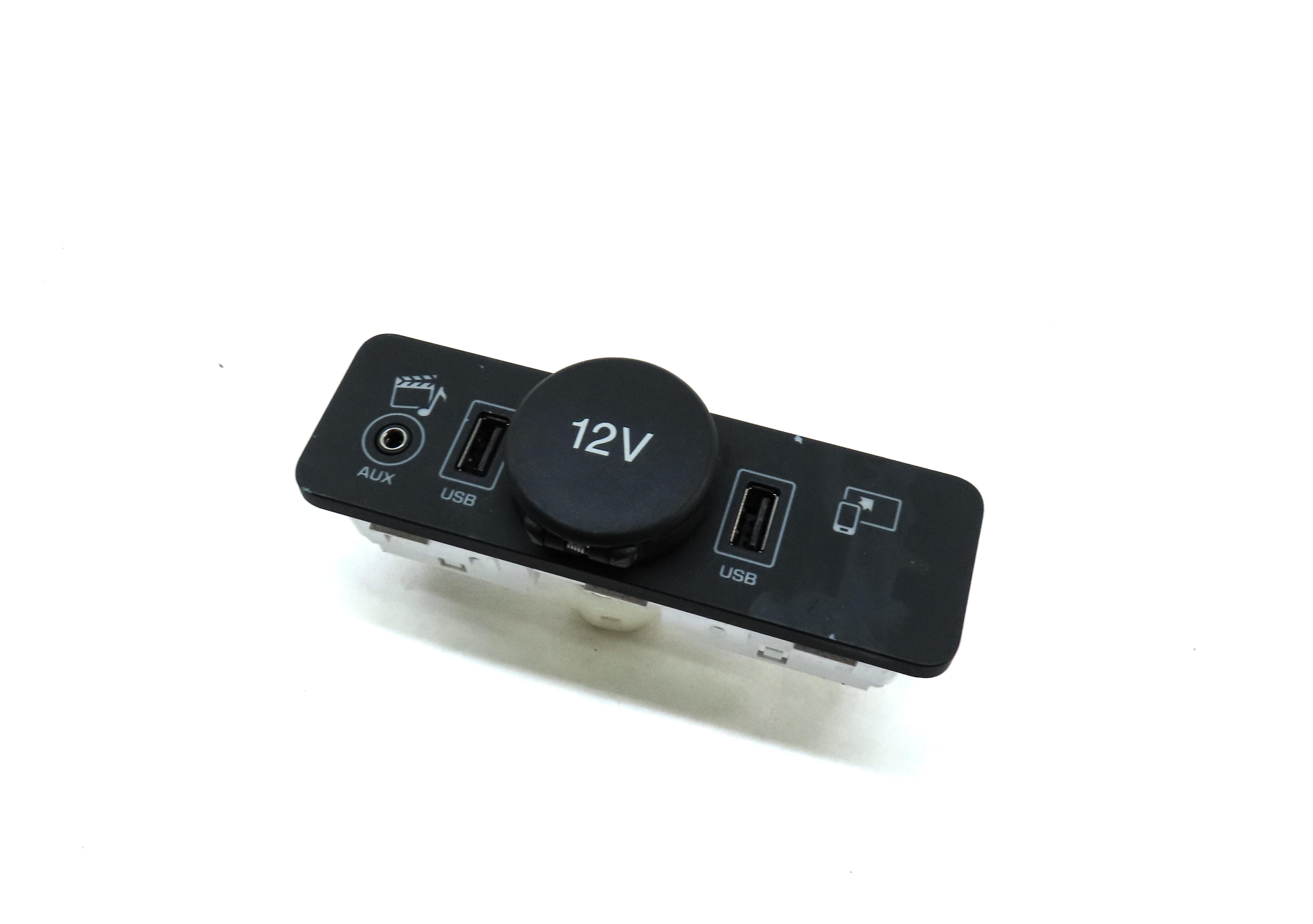 2016 LAND RANGE ROVER EVOQUE (L538) AUXILIARY AUX USB JACK INPUT PLUG PANEL — exact item pictured