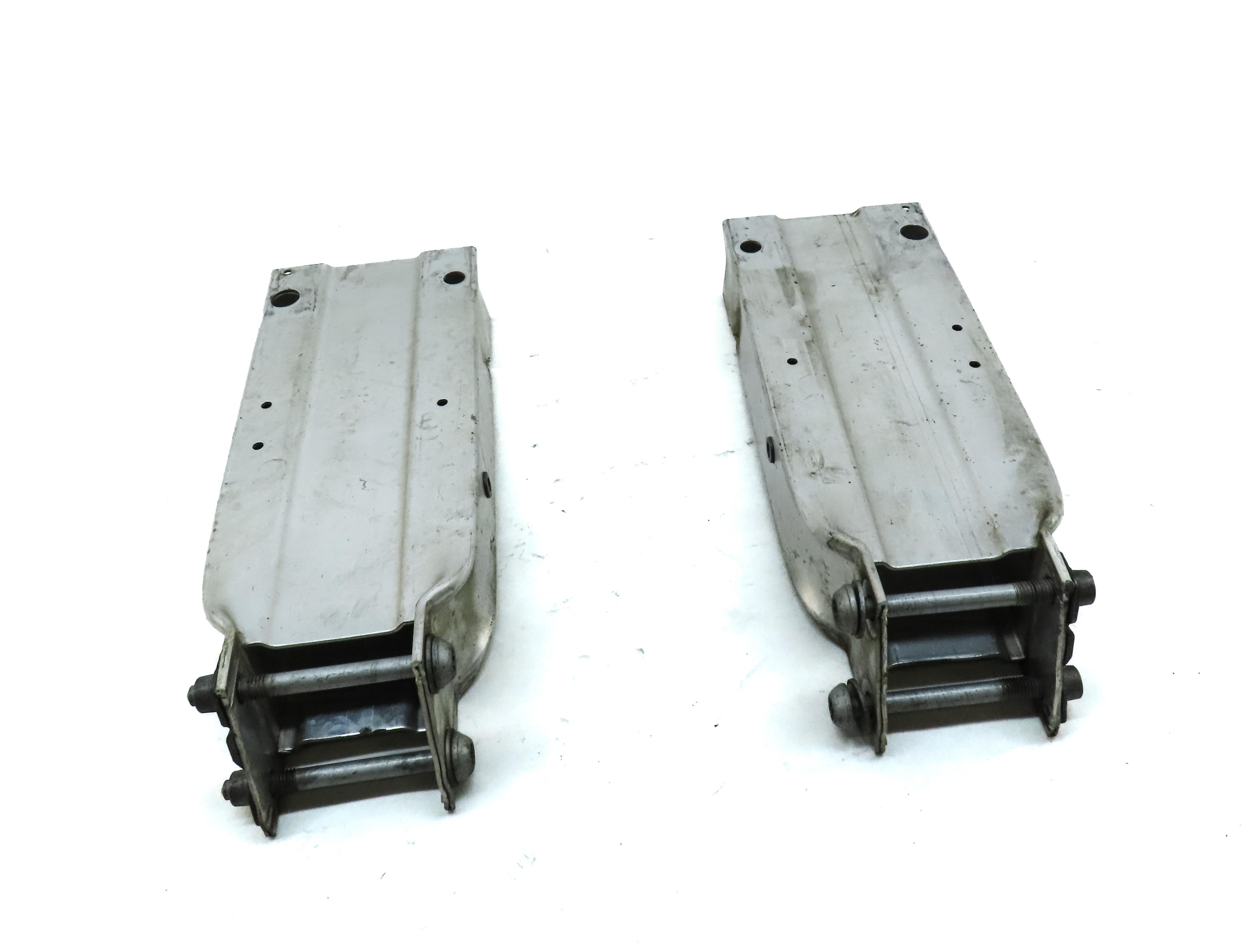 2013 E-CLASS COUPE (W207) FRONT BUMPER REINFORCEMENT BRACKET LEFT & RIGHT SET 2 — exact item pictured