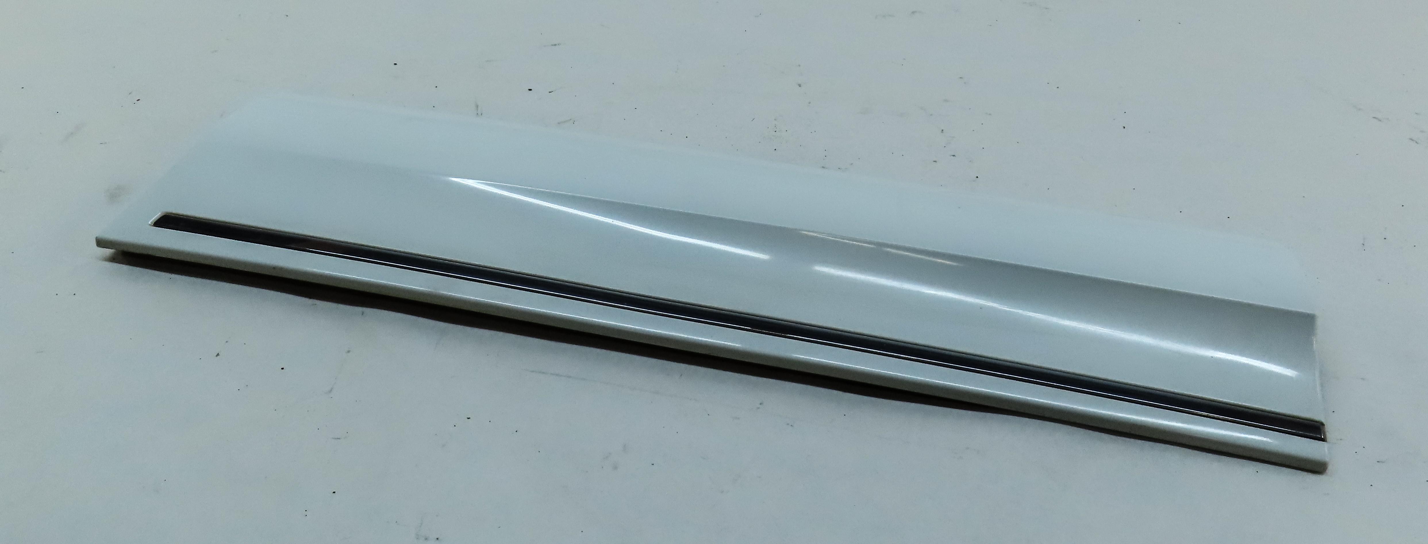 2010 AUDI Q7 (4L) REAR LEFT DOOR EXTERIOR MOULDING TRIM PANEL (IBIS WHITE T9) — exact item pictured