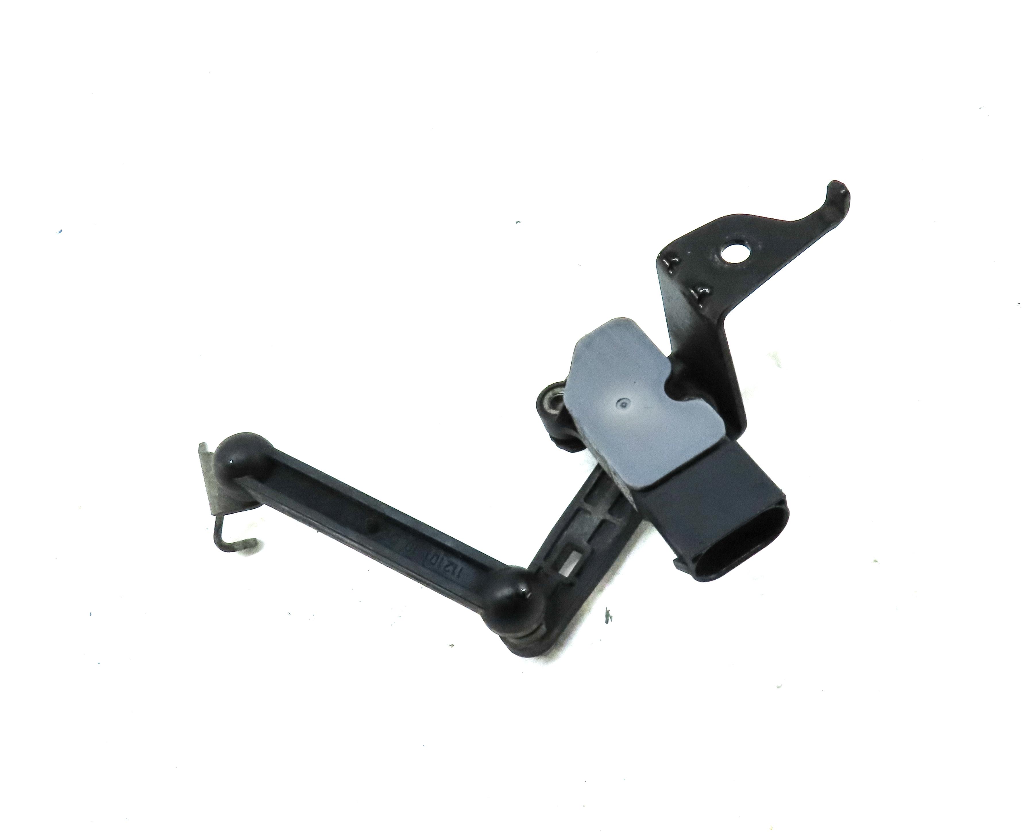 2016 BMW X1 (F48) REAR RIGHT SUSPENSION HEIGHT LEVEL SENSOR 37146870200 — exact item pictured