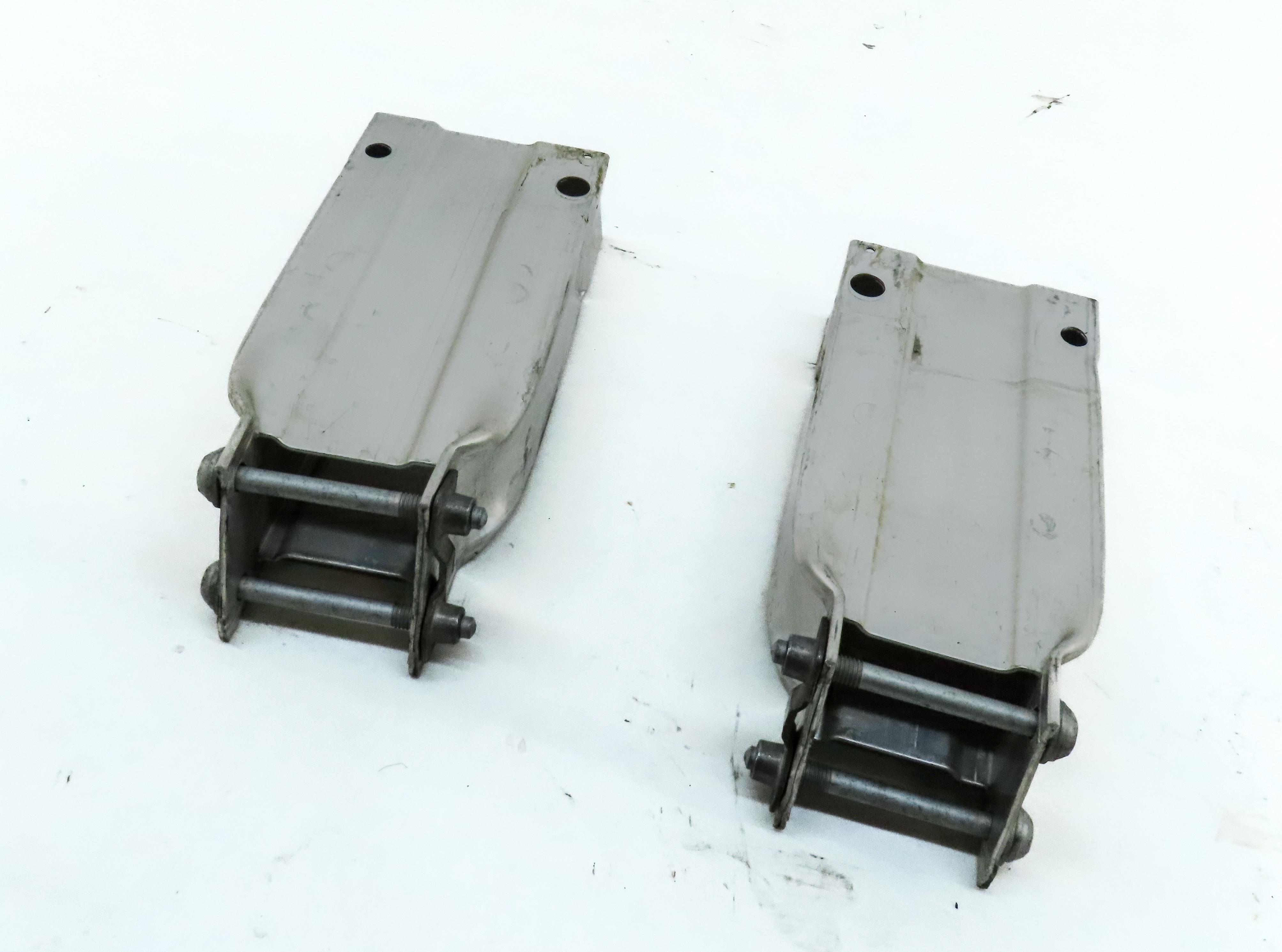 12-15 MERCEDES C250 C300 C350 C63 (W204) FRONT BUMPER REINFORCEMENT BRACKET SET2 — exact item pictured