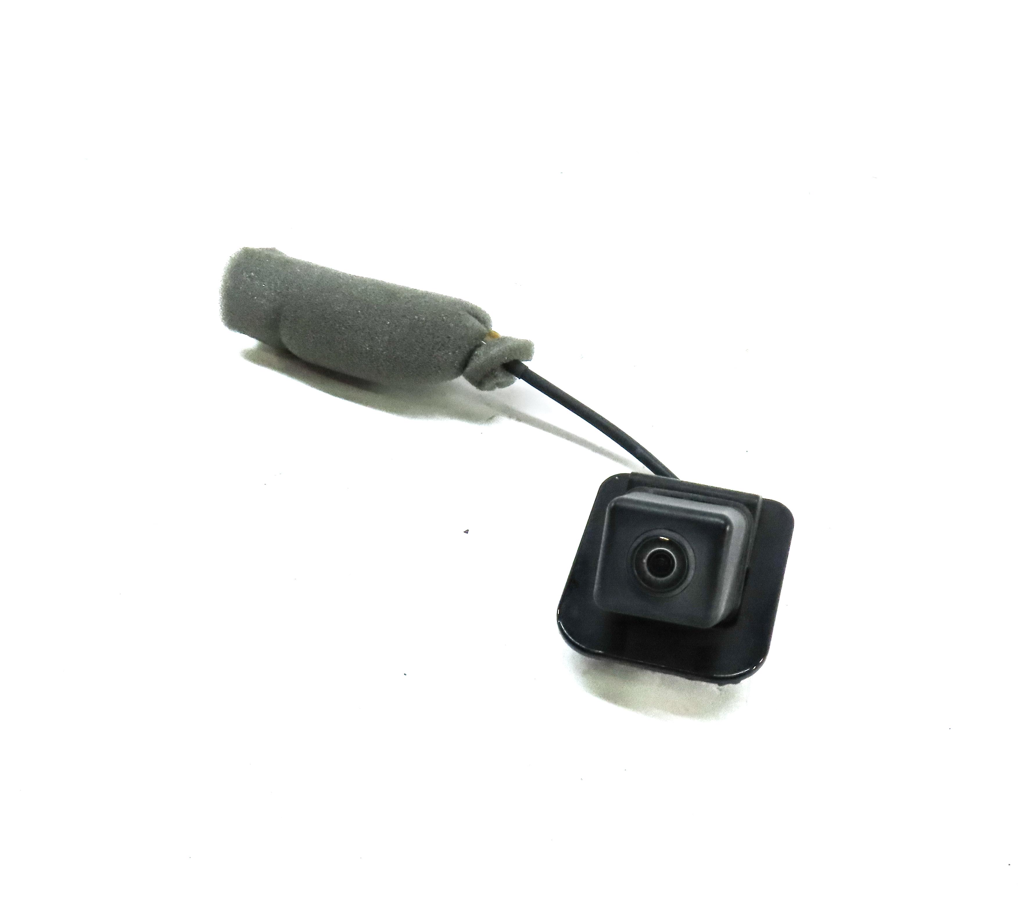 08-15 MERCEDES C230 C250 C300 C350 C63 AMG (W204) REARVIEW BACKUP REVERSE CAMERA — exact item pictured