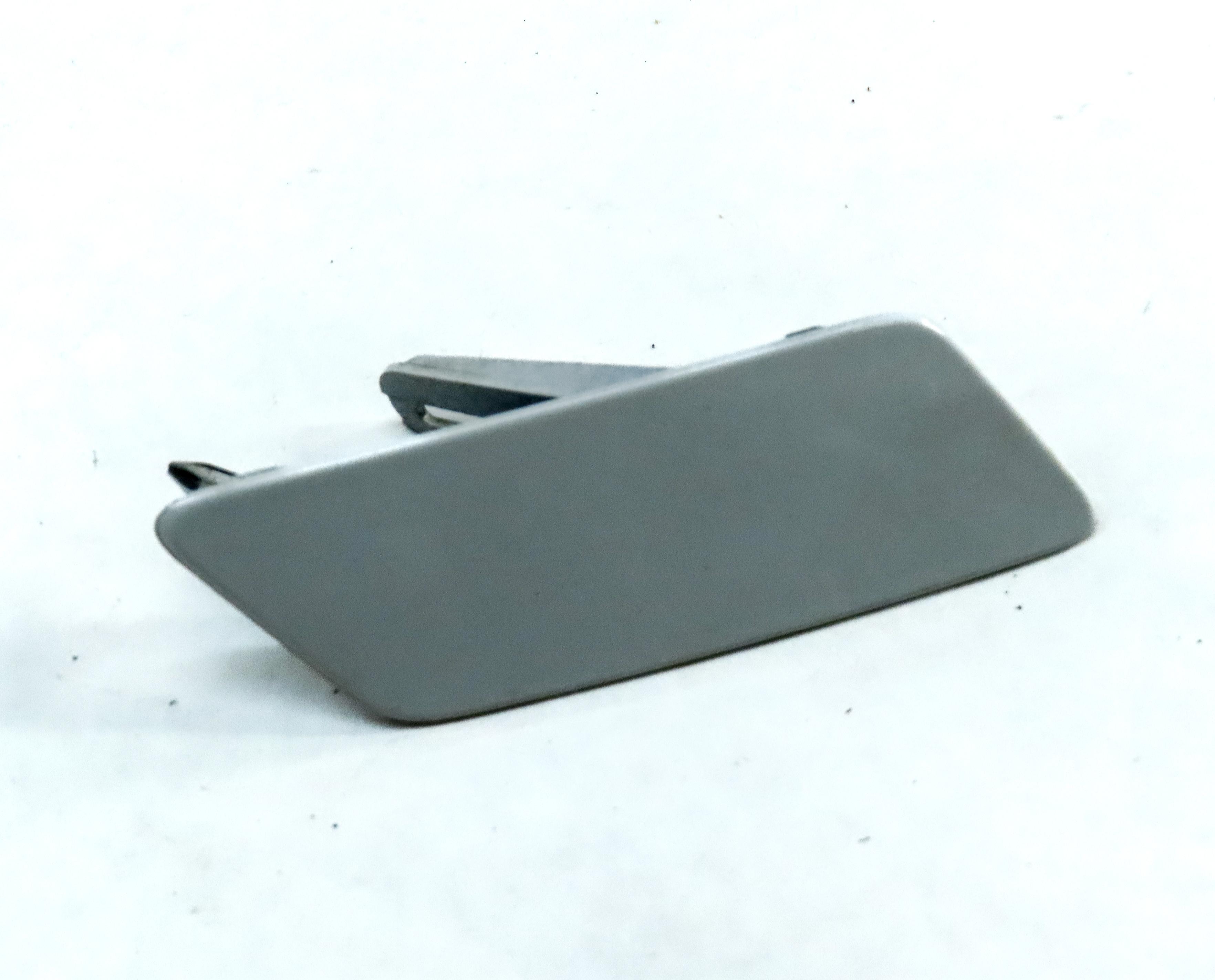 2016 ROVER DISCOVERY SPORT L550 FRONT RIGHT HEADLIGHT WASHER TRIM COVER (WHITE) — exact item pictured