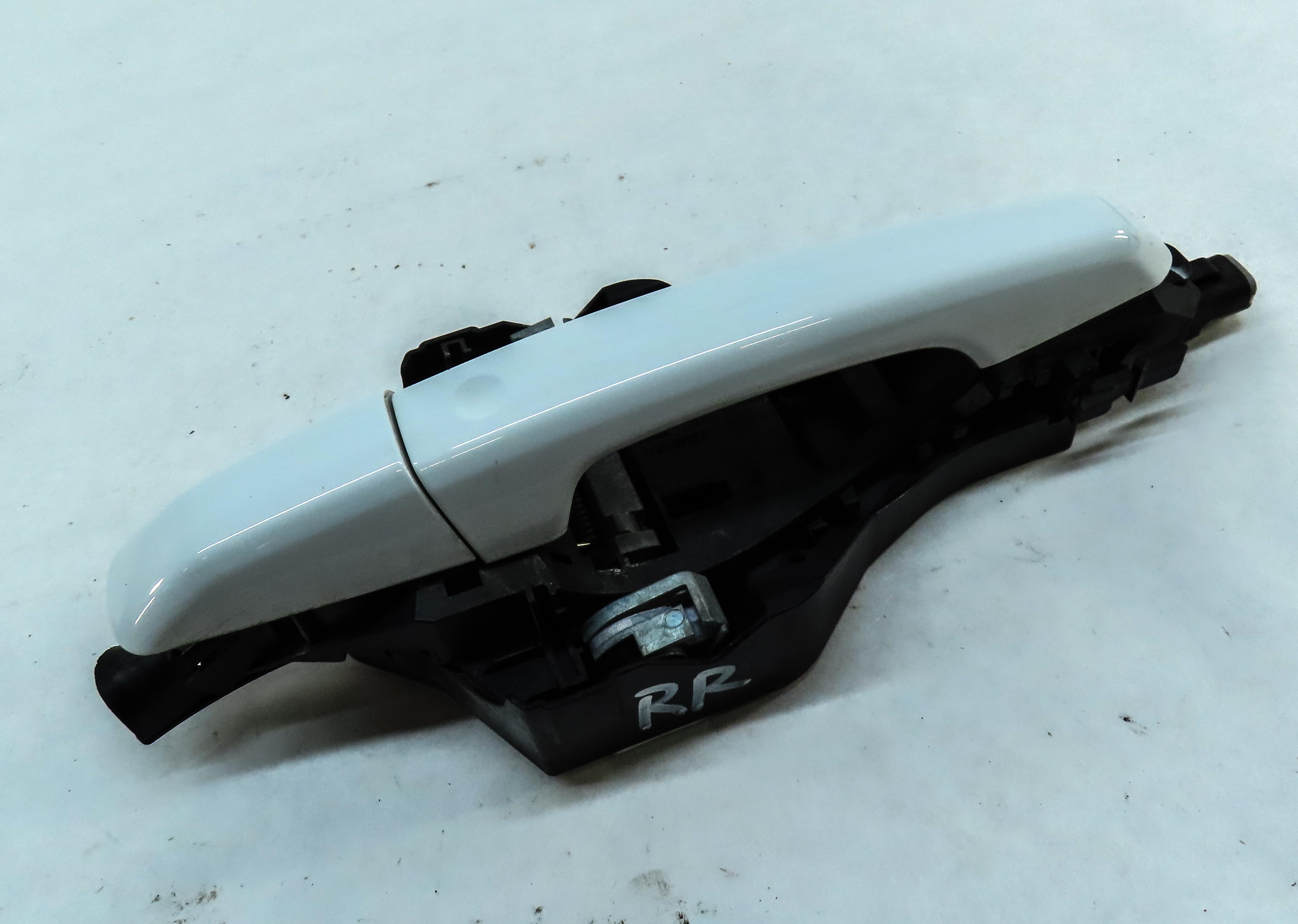 15-19 LAND ROVER DISCOVERY SPORT (L550) RIGHT REAR PASSIVE DOOR HANDLE (WHITE) — exact item pictured