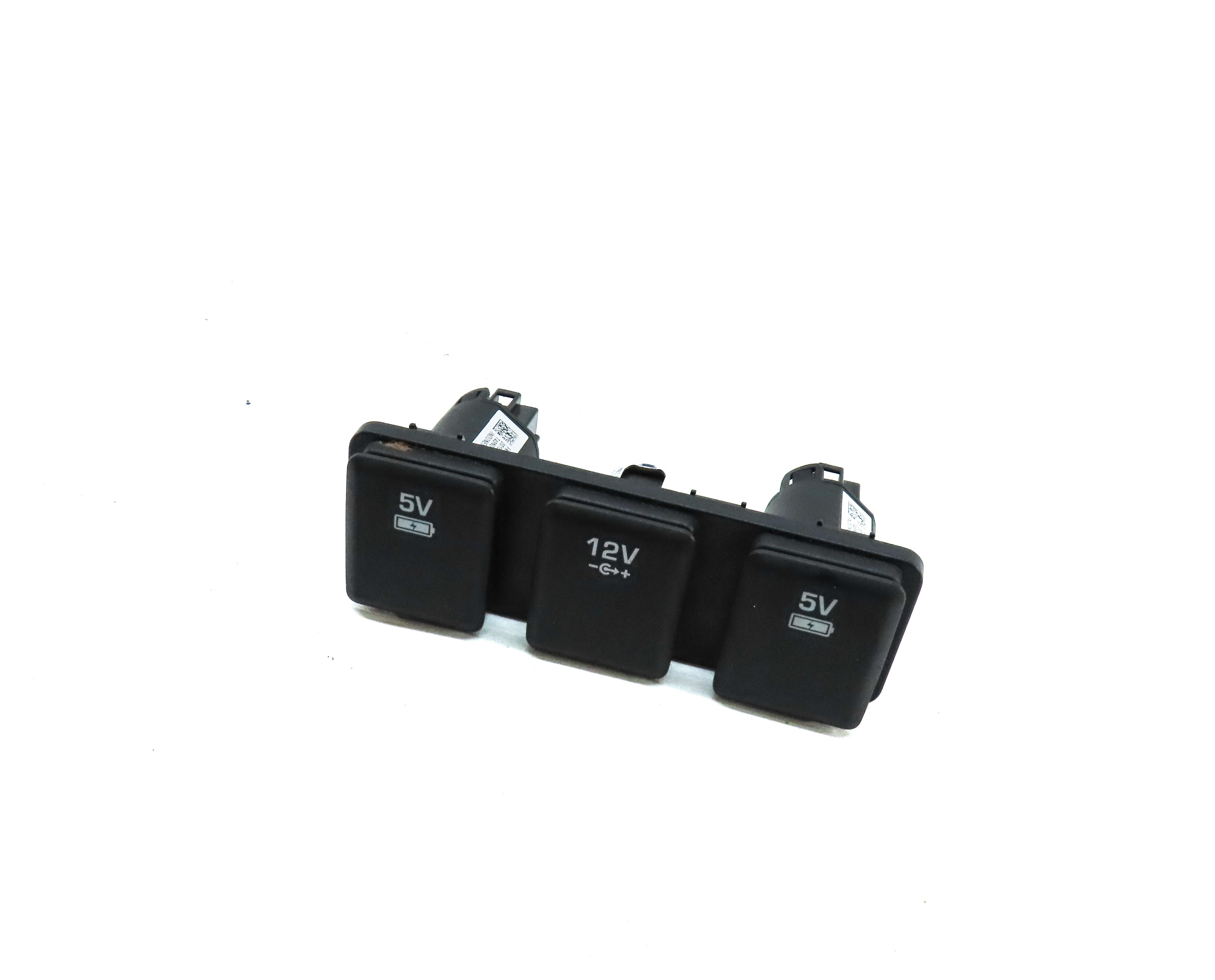 2016 LAND ROVER DISCOVERY SPORT (L550) REAR 5V 12V SOCKET PLUG CHARGE PANEL — exact item pictured