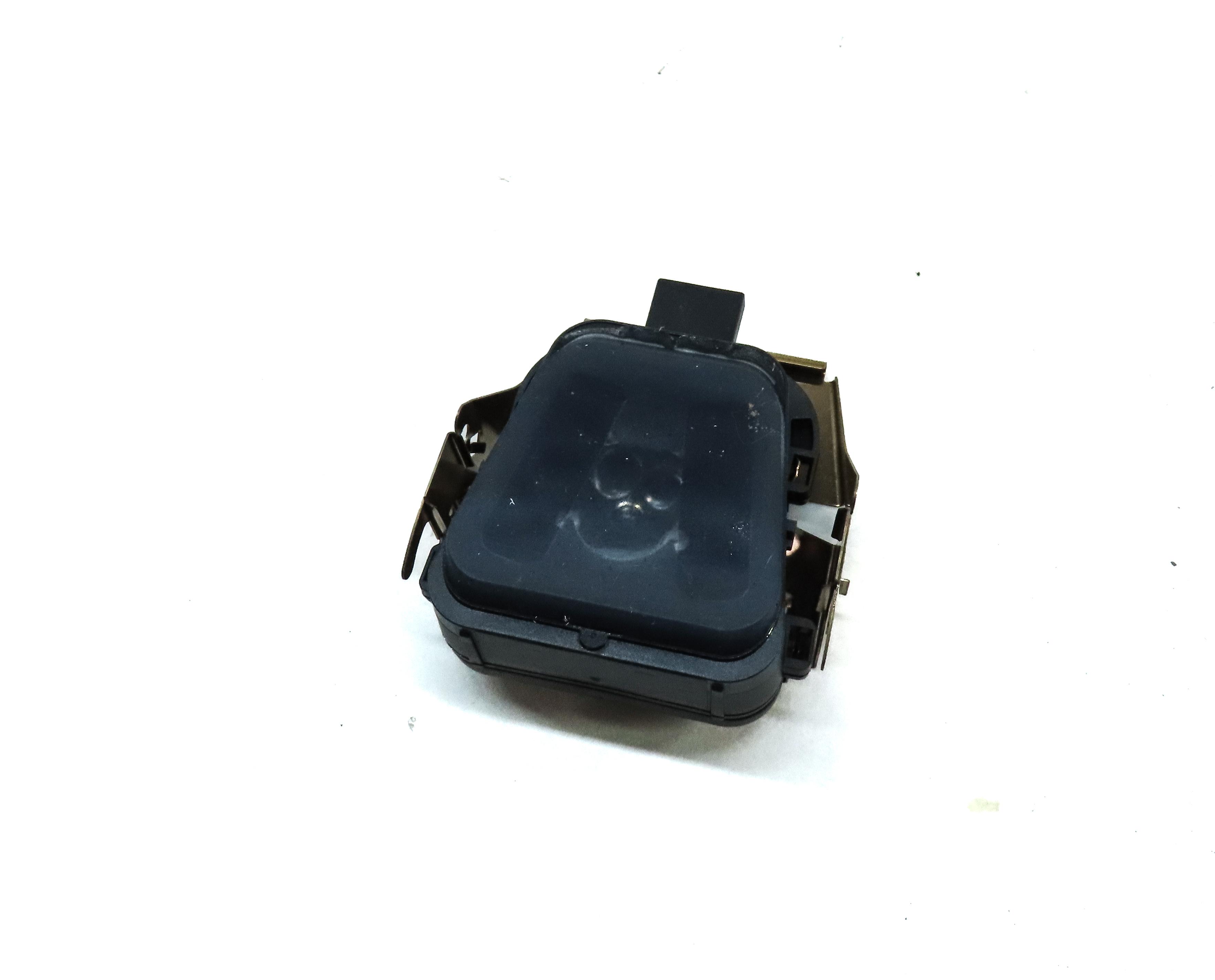 2016 LAND ROVER DISCOVERY SPORT (L550) FRONT WINDSHIELD RAIN LIGHT SENSOR MODULE — exact item pictured