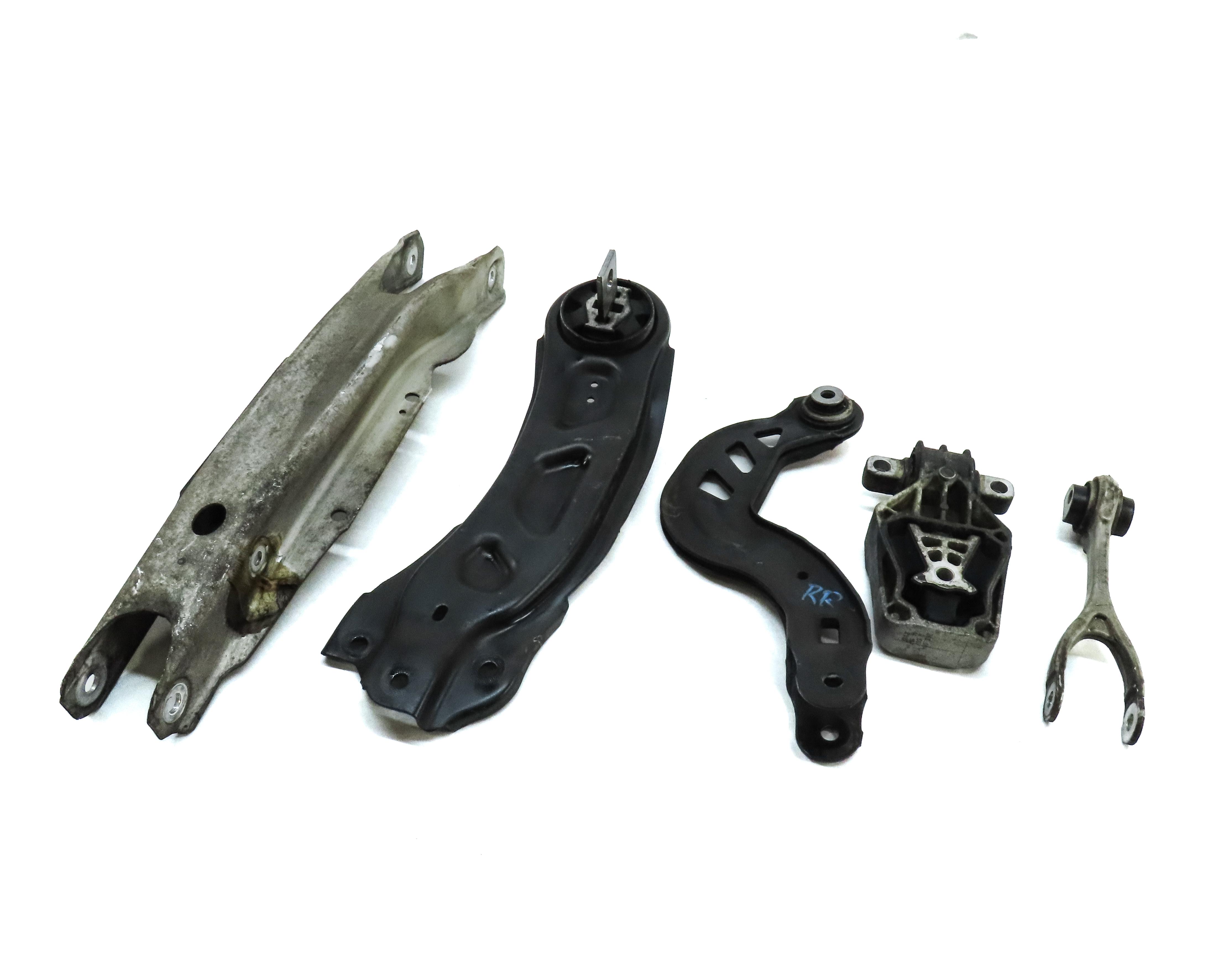 13-20 MERCEDES B CLA GLA (W246 C117 X156) REAR RIGHT LOWER CONTROL ARM SET 5 — exact item pictured
