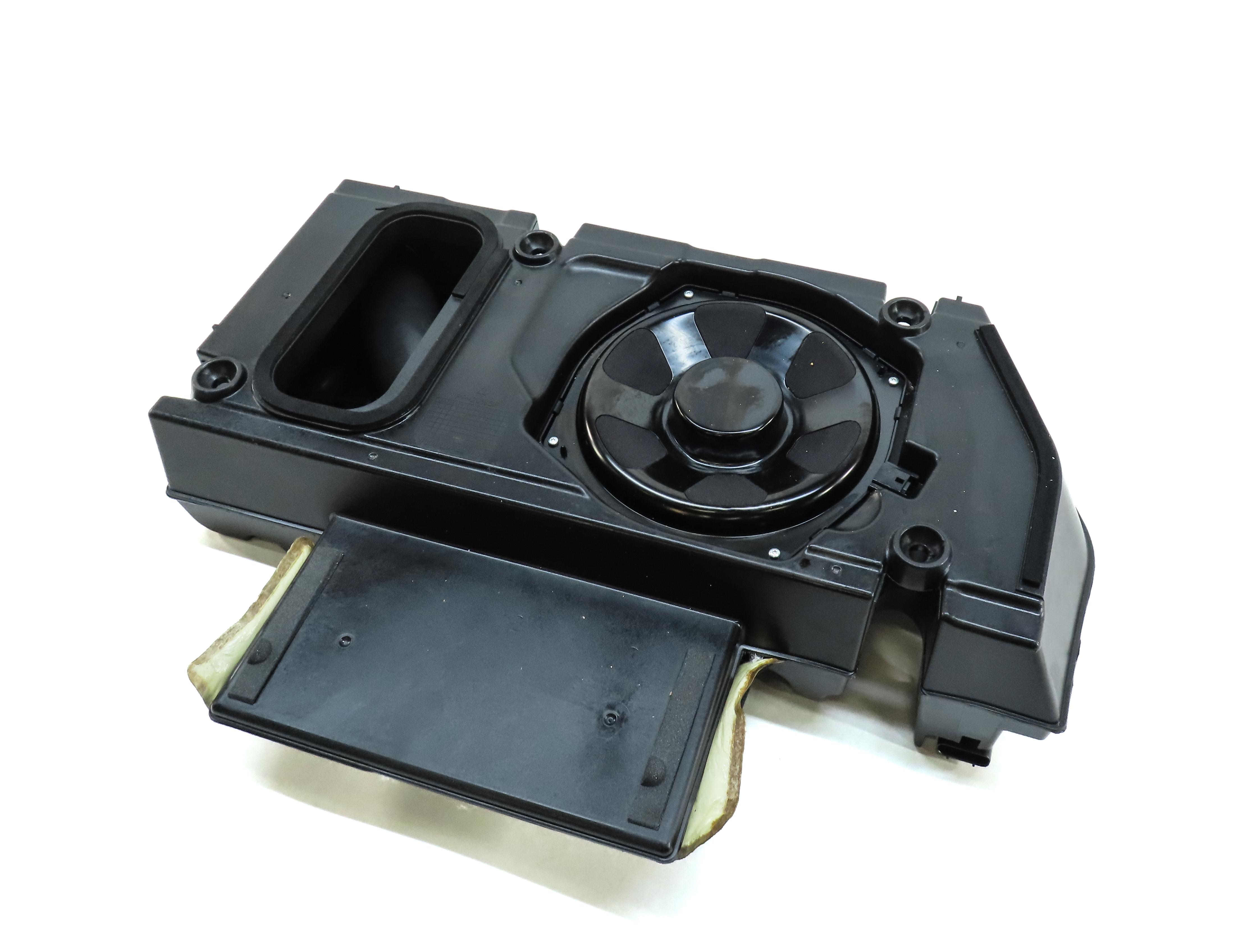 2013 LAND RANGE ROVER L405 RADIO STEREO SUBWOOFER SUB WOOFER SPEAKER CPLA18808CA — exact item pictured
