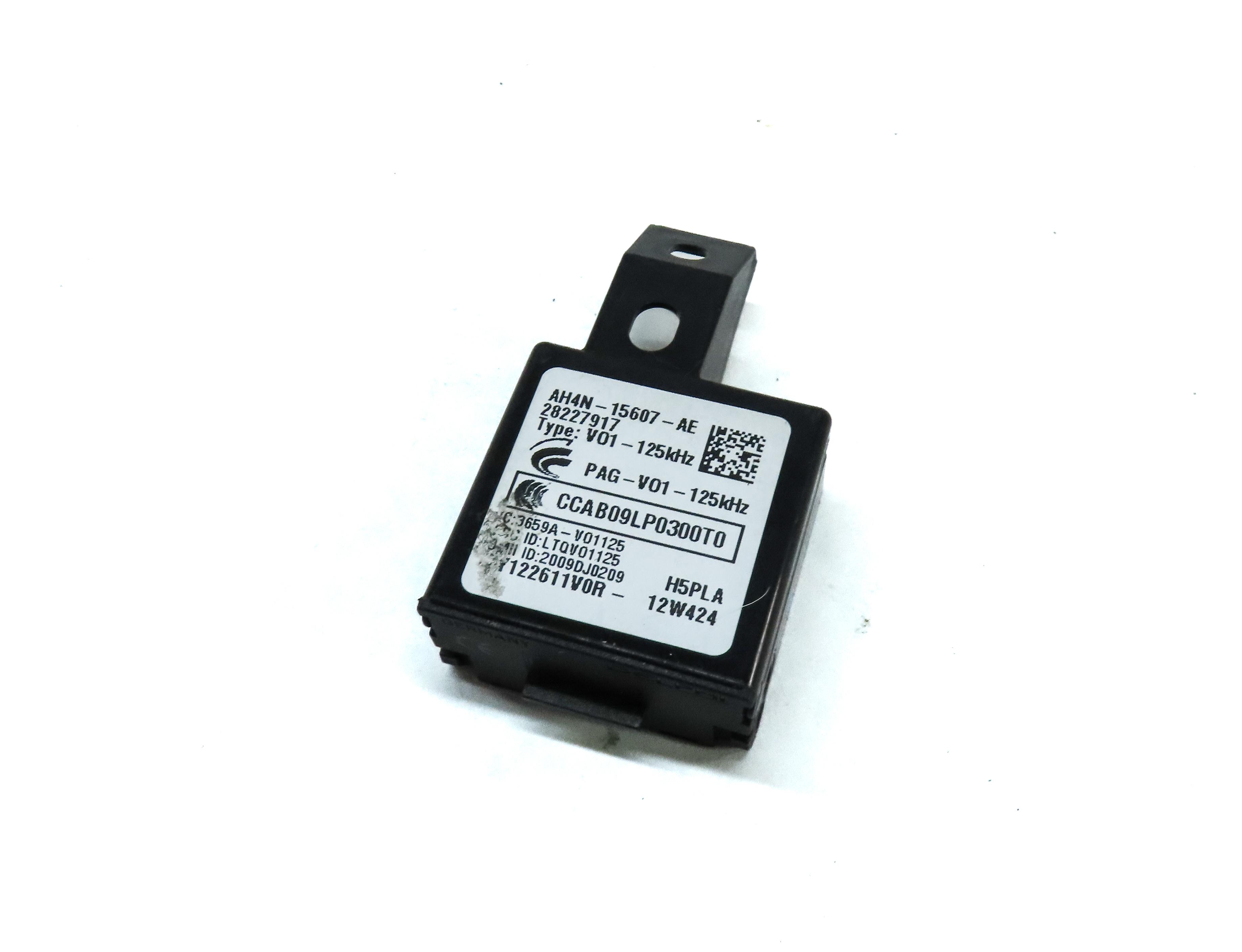 2013 LAND RANGE ROVER (L405) KEYLESS ENTRY ANTENNA RECEIVER MODULE AH4N15607AE — exact item pictured