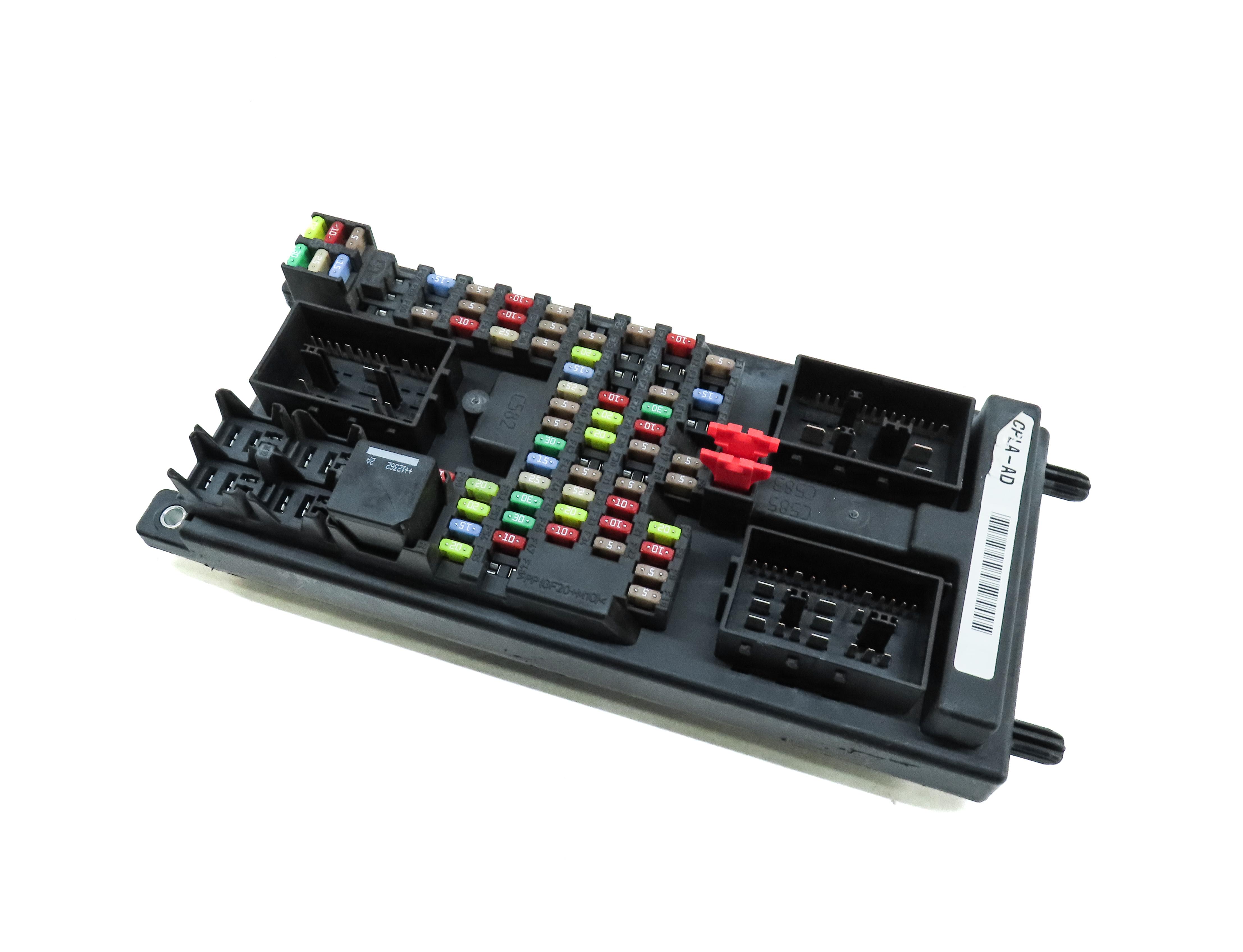 2013 LAND RANGE ROVER (L405) FRONT RIGHT DASH RELAY FUSE BOX CPLA14F0141AD — exact item pictured