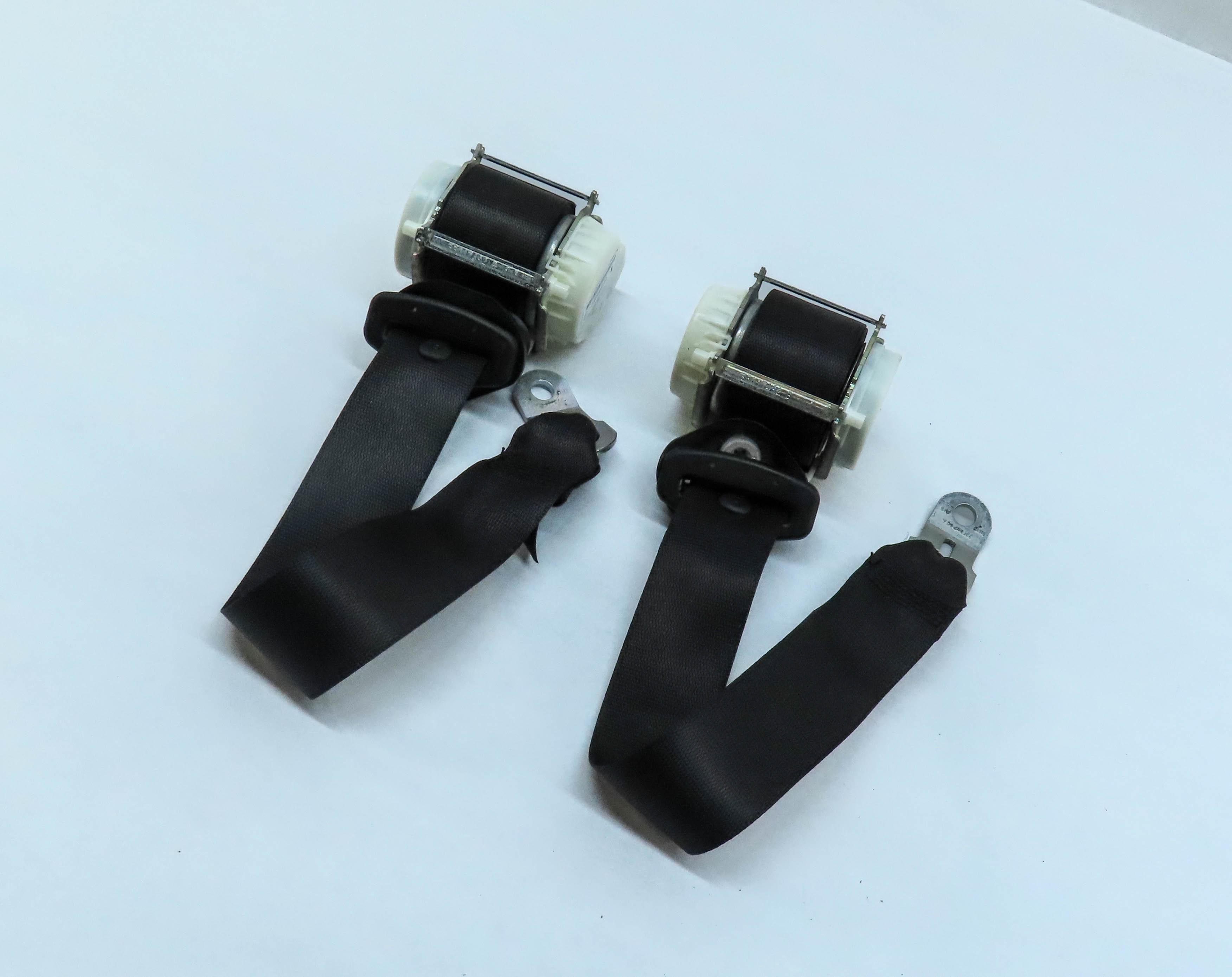 2012 BMW 640i COUPE (F13) REAR LEFT & RIGHT SEATBELT RETRACTOR SET 2 (BLACK) — exact item pictured